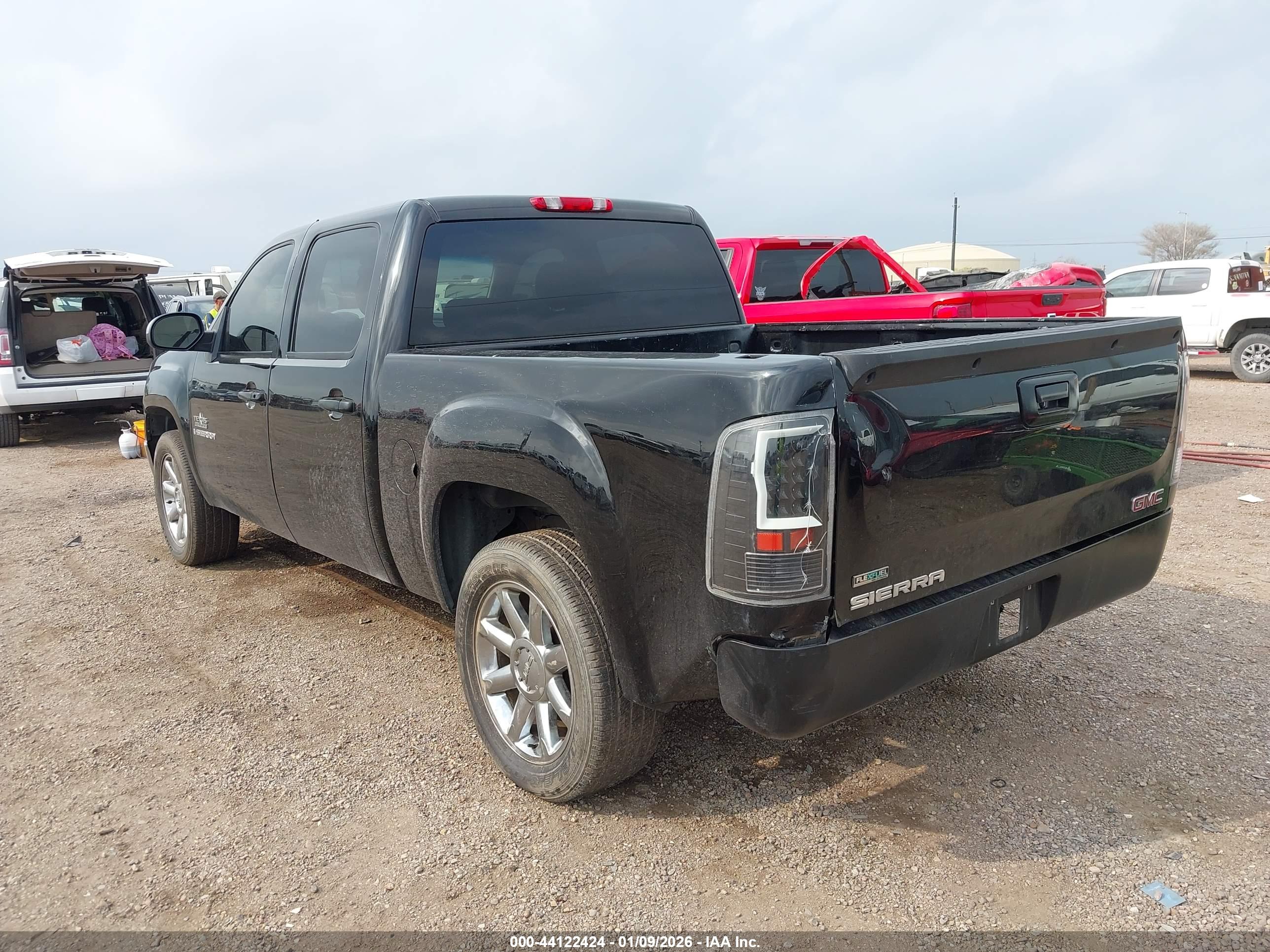 GMC SIERRA image 3