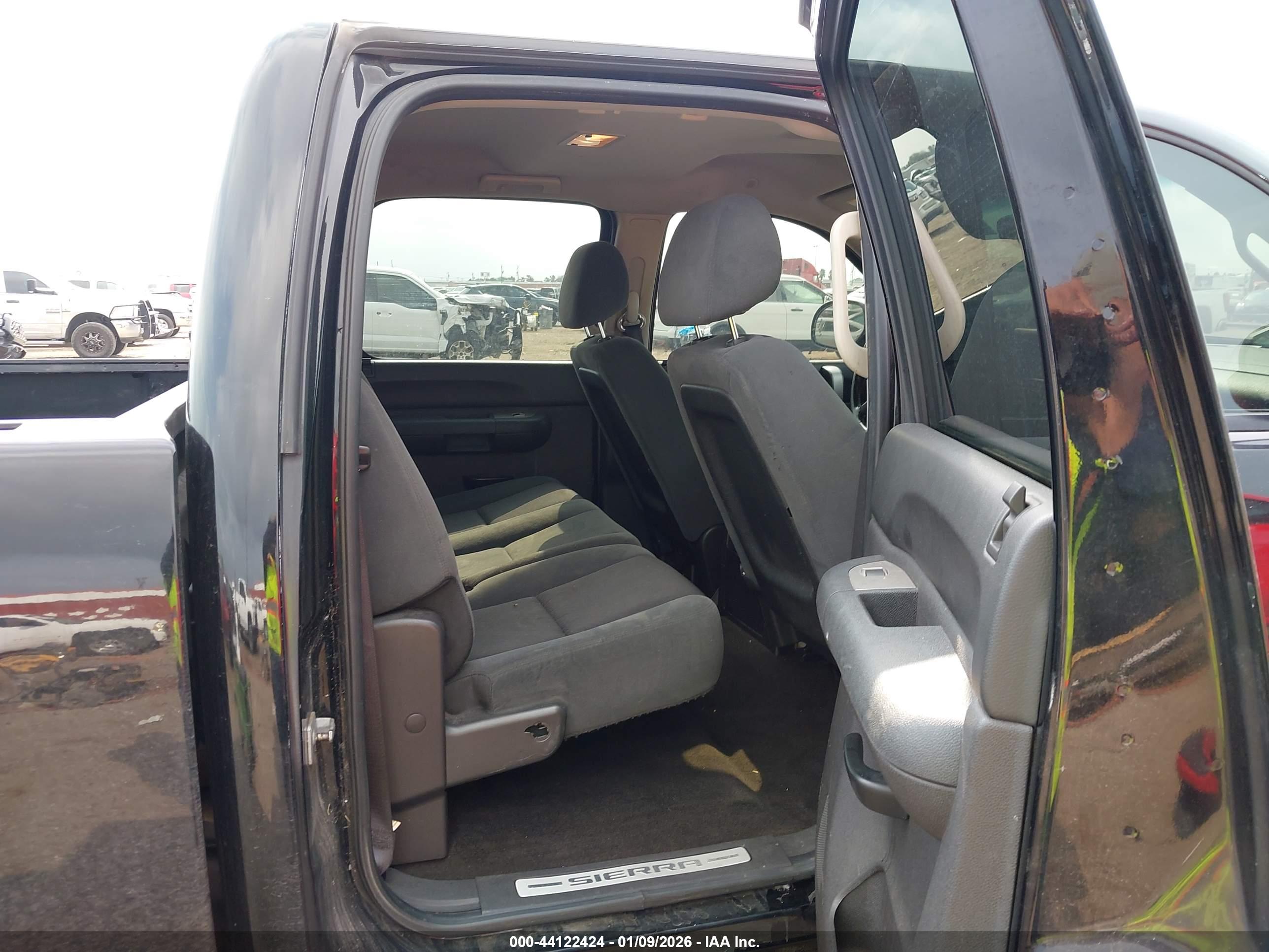 GMC SIERRA image 8