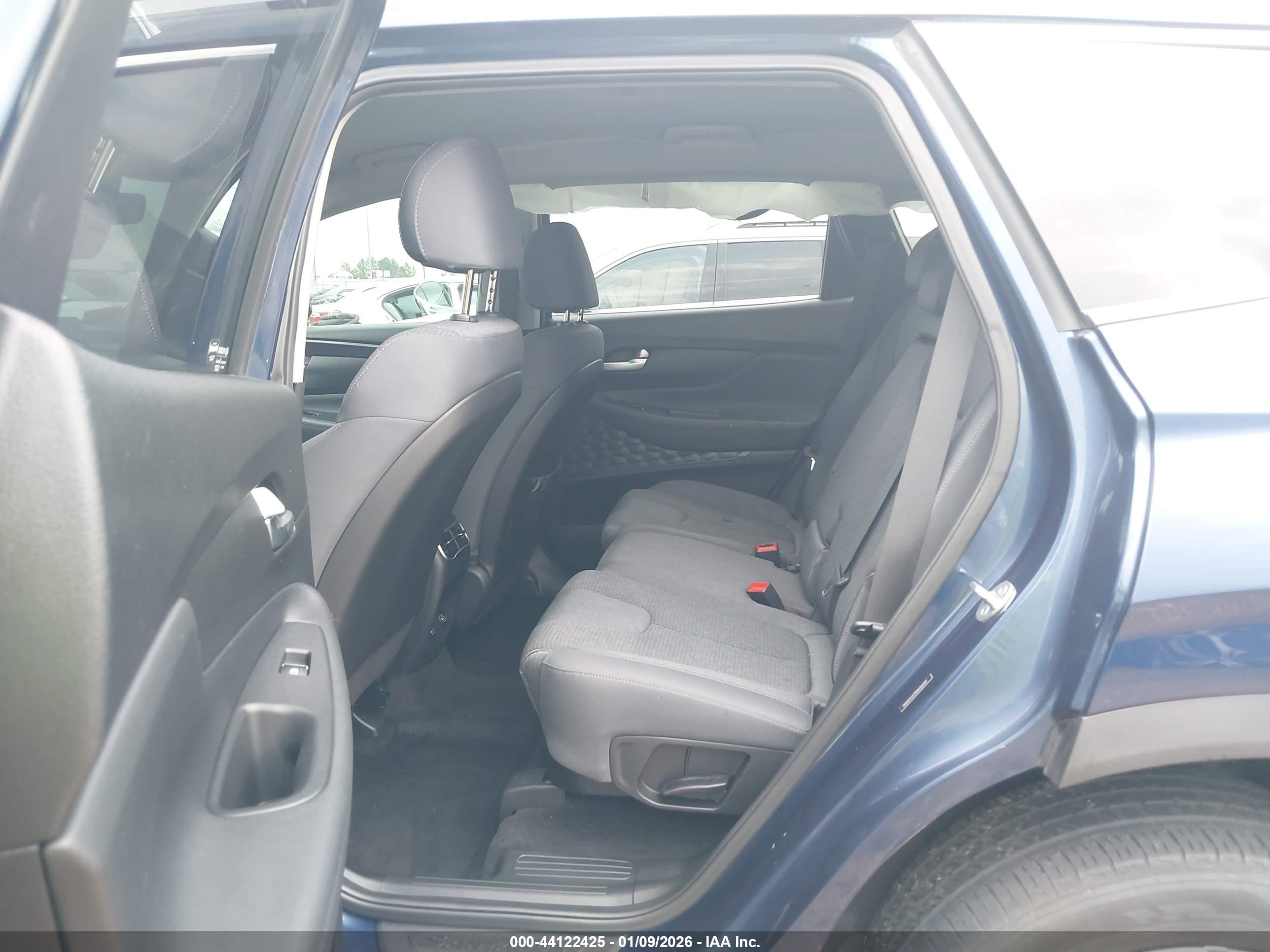 HYUNDAI SANTA image 8
