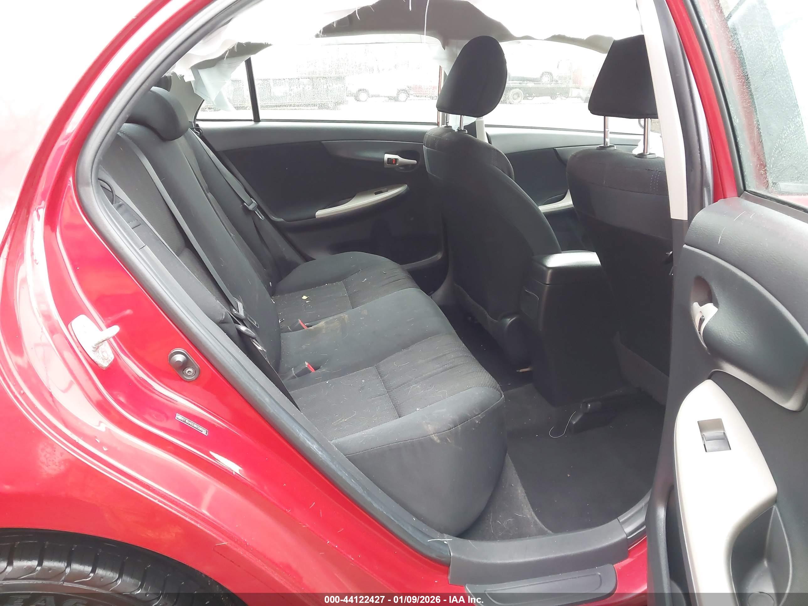 TOYOTA COROLLA image 8