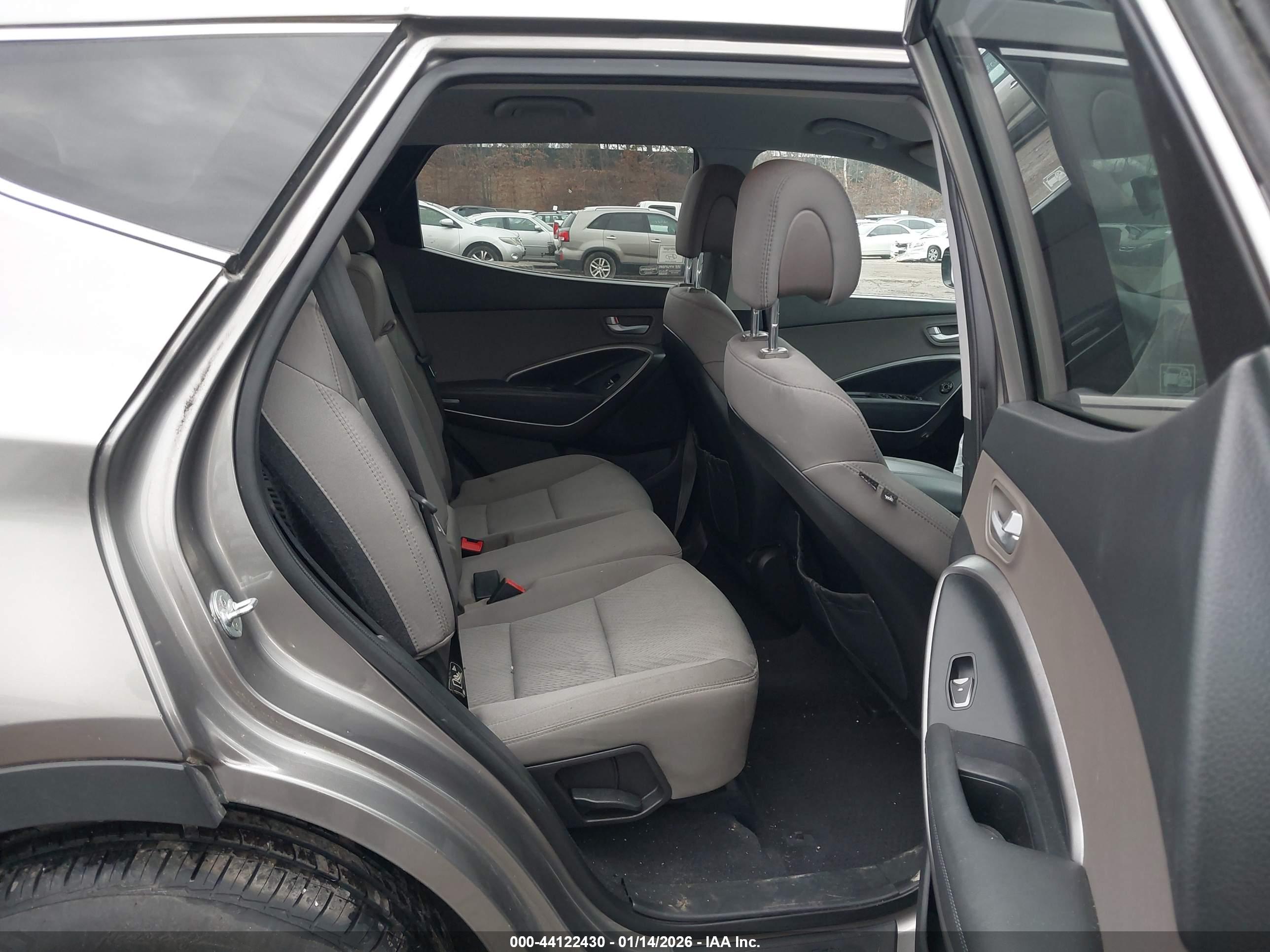 HYUNDAI SANTA image 8
