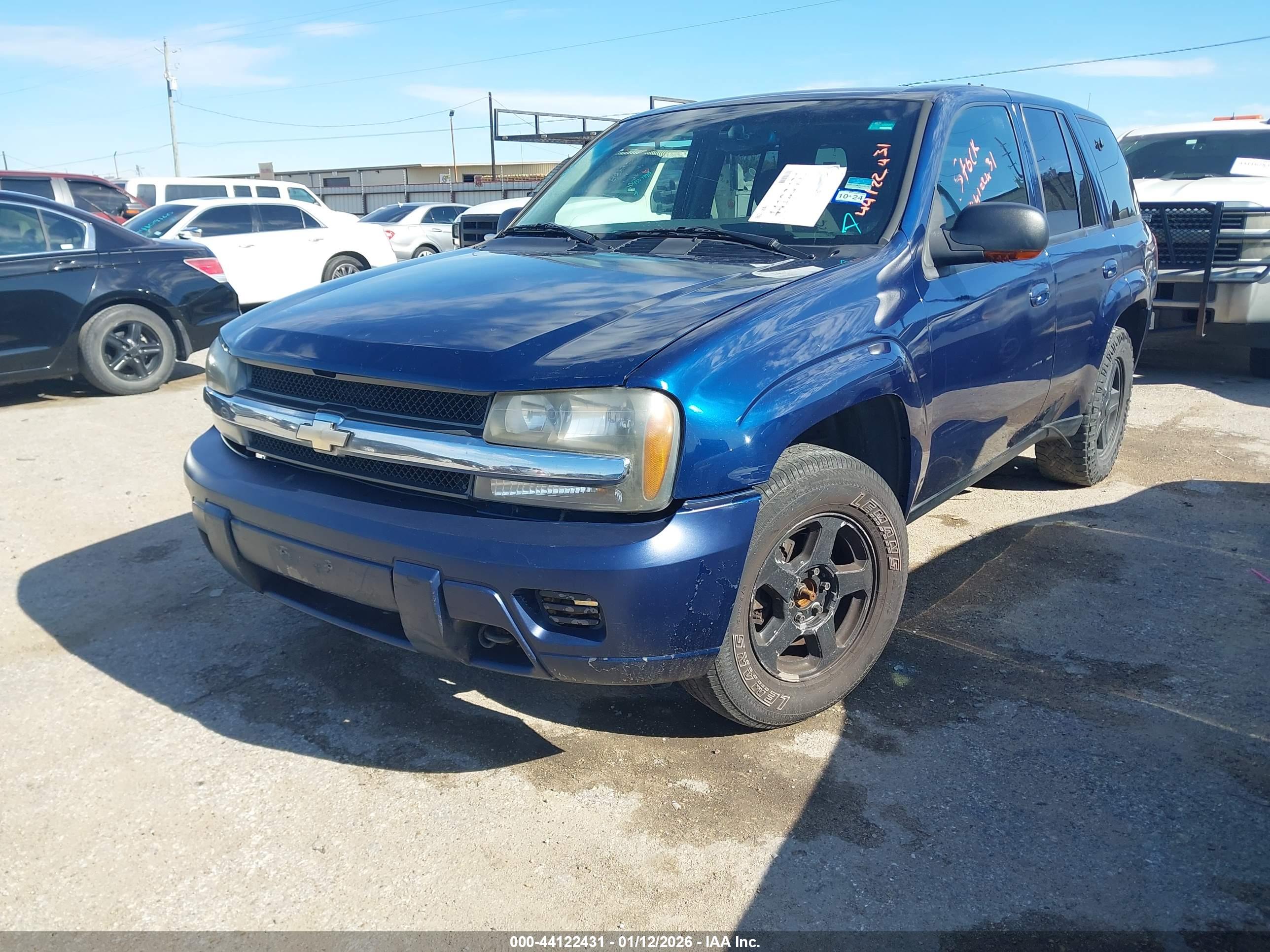 CHEVROLET TRAILBLAZER image 2