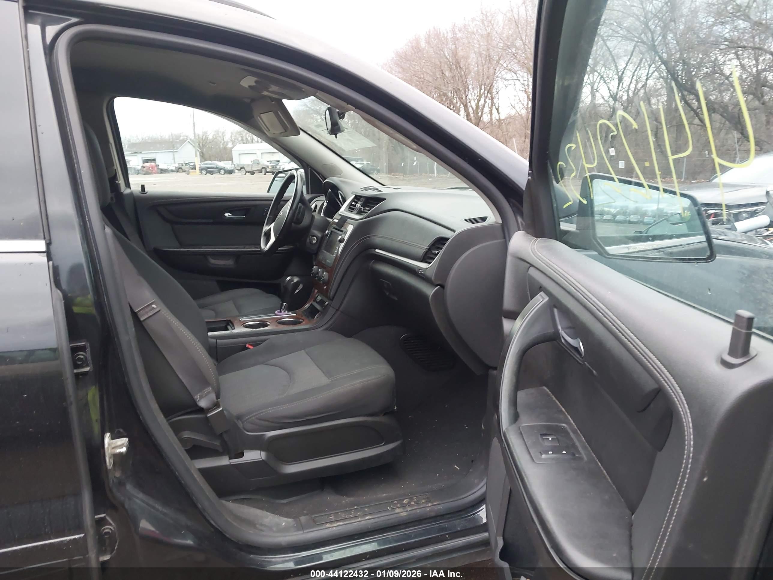 CHEVROLET TRAVERSE image 5