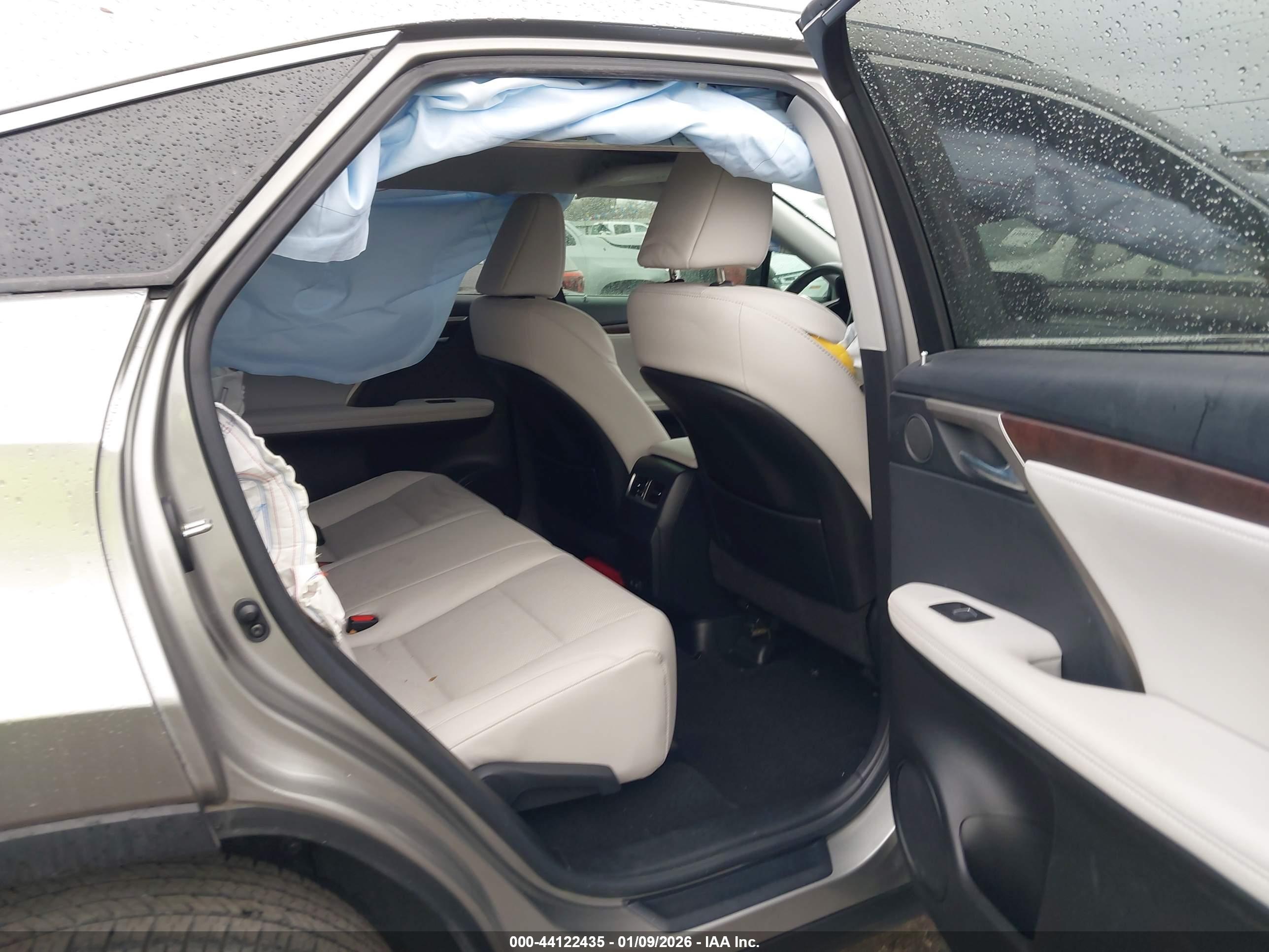 LEXUS RX image 8