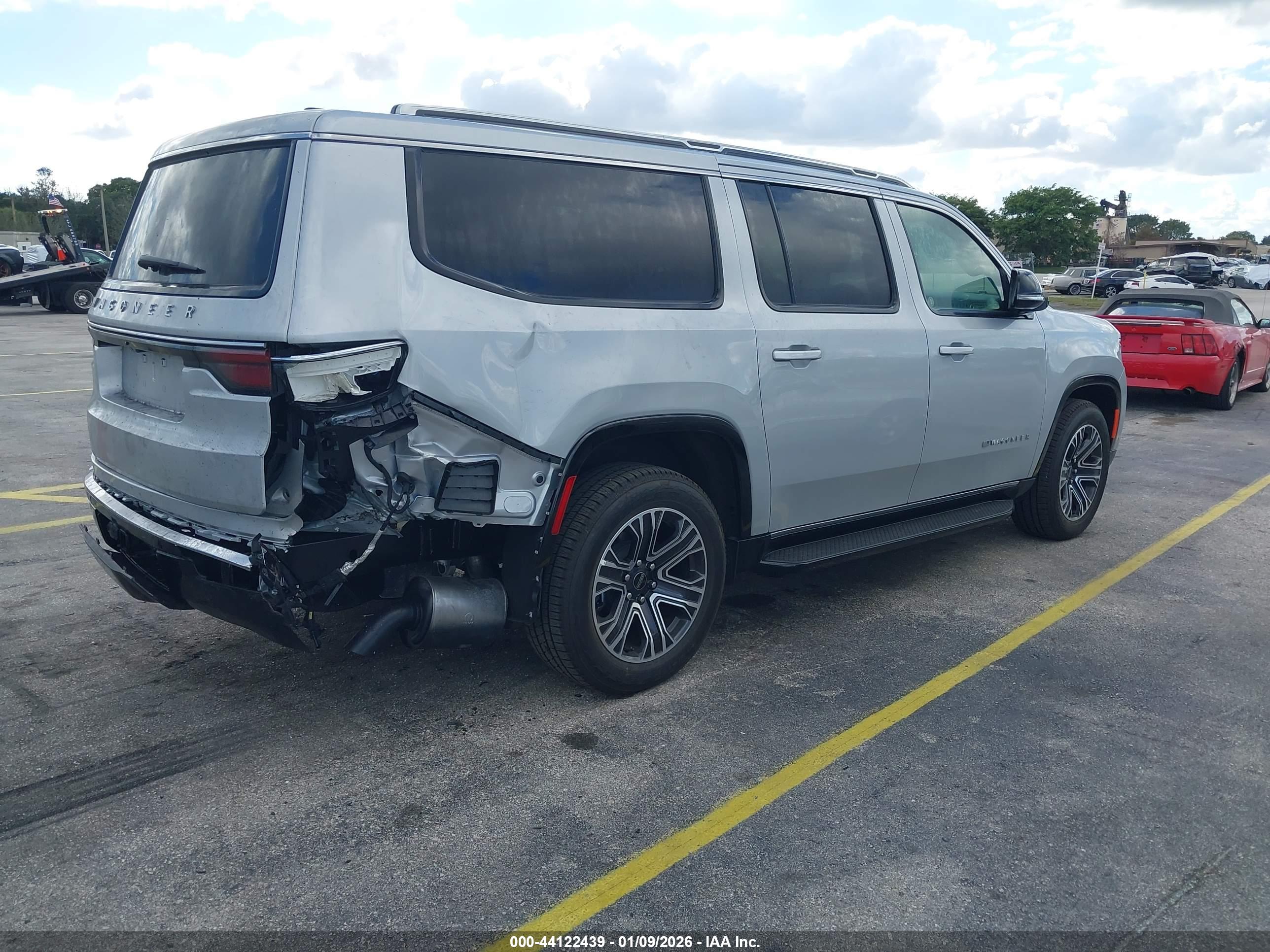 JEEP WAGONEER image 4