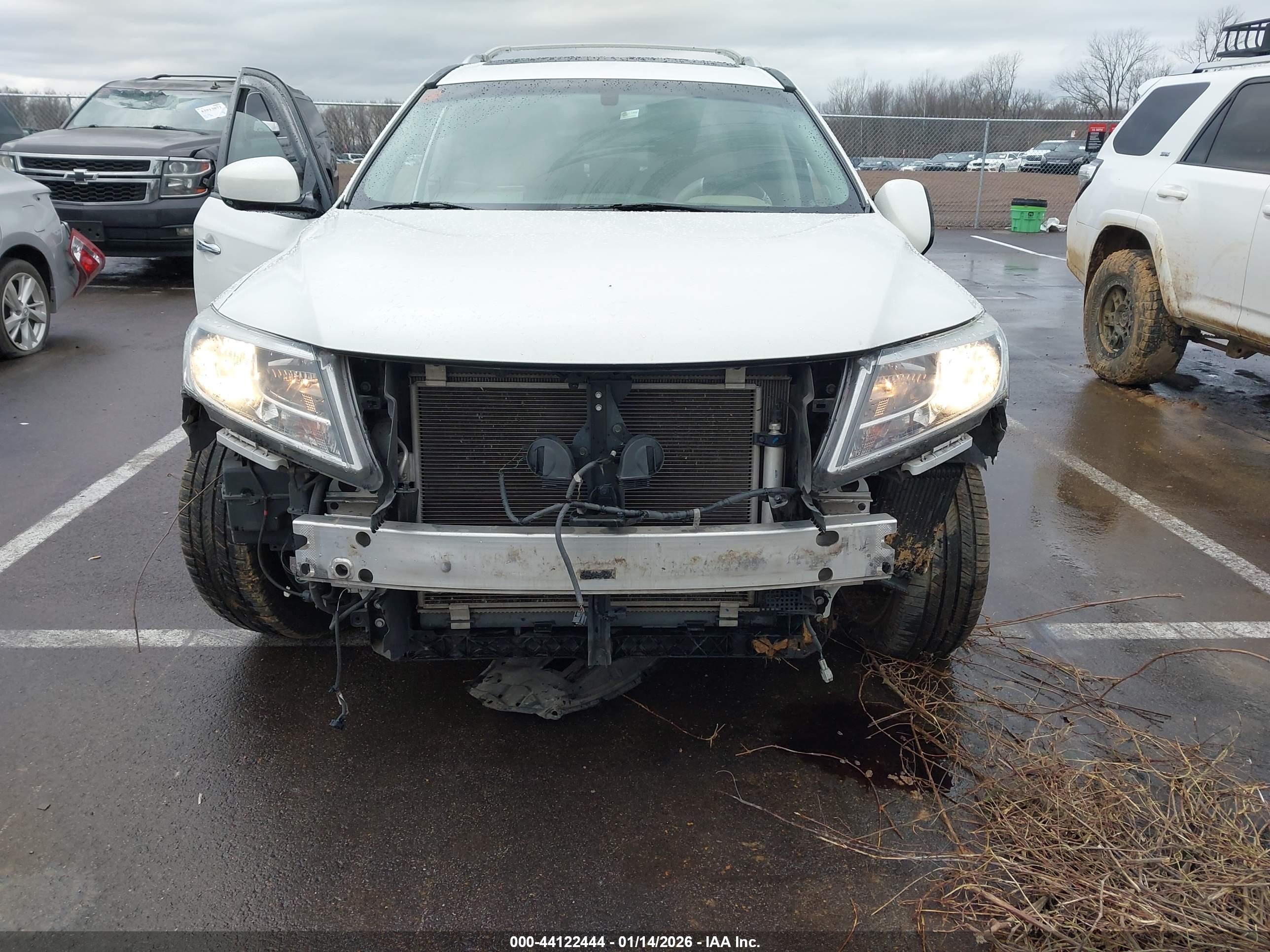 NISSAN PATHFINDER image 6