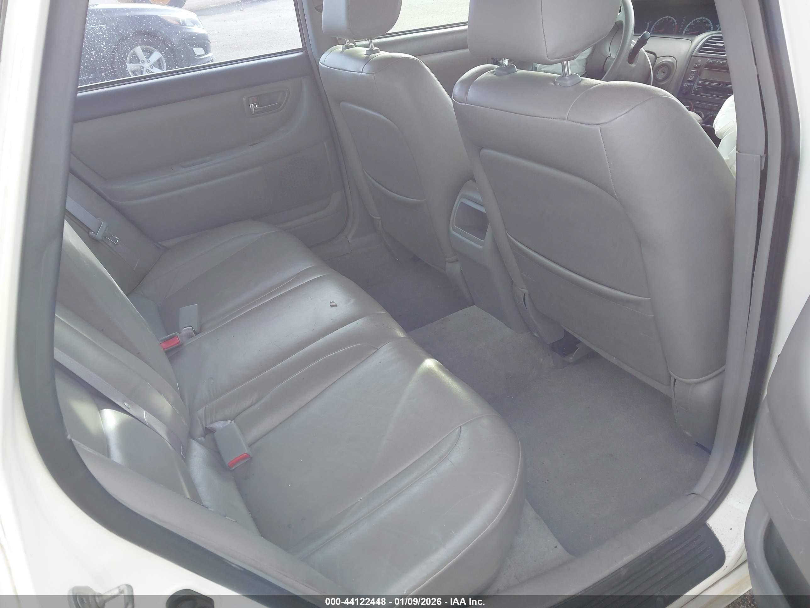 TOYOTA AVALON image 8