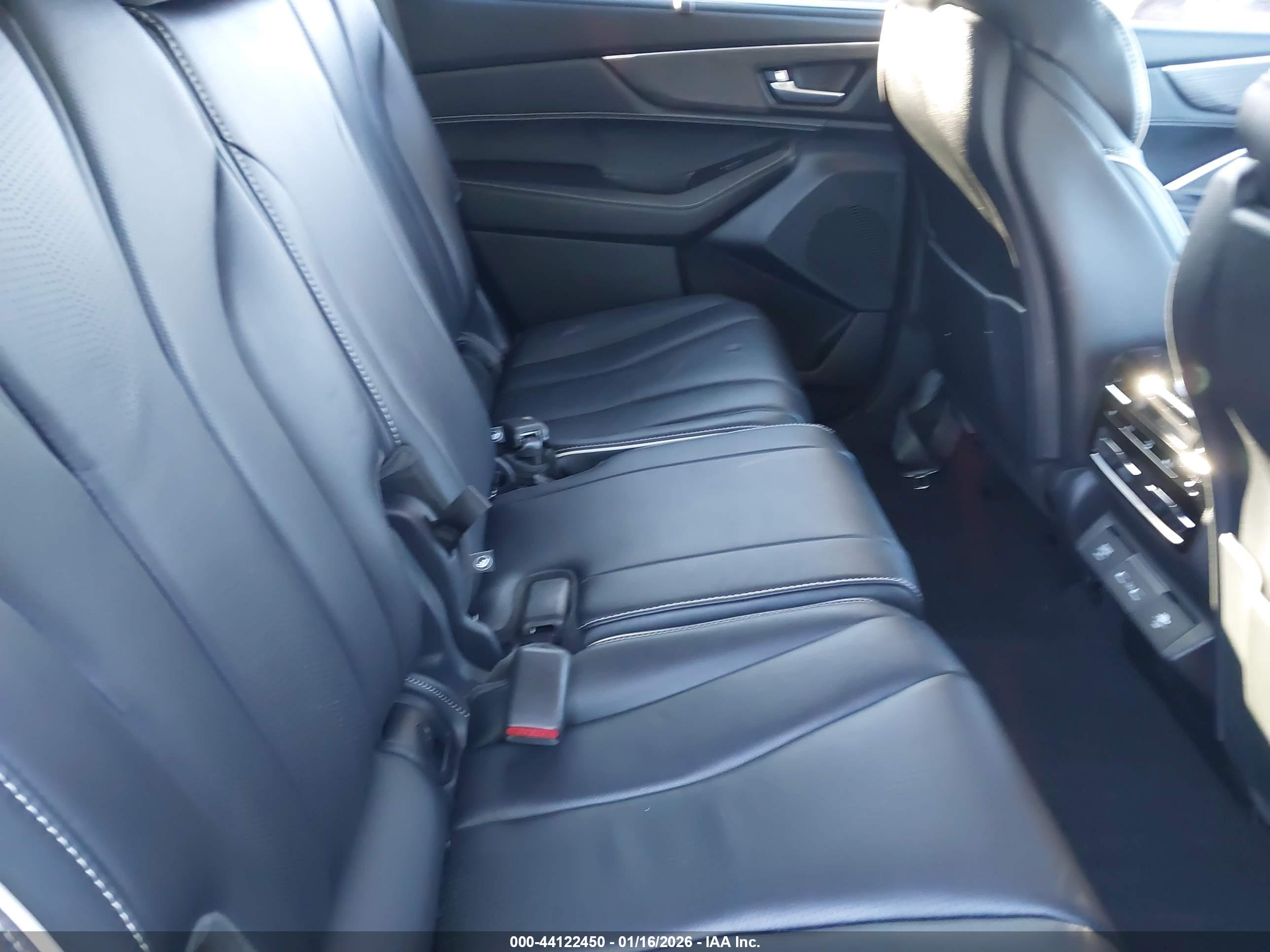 ACURA MDX image 8