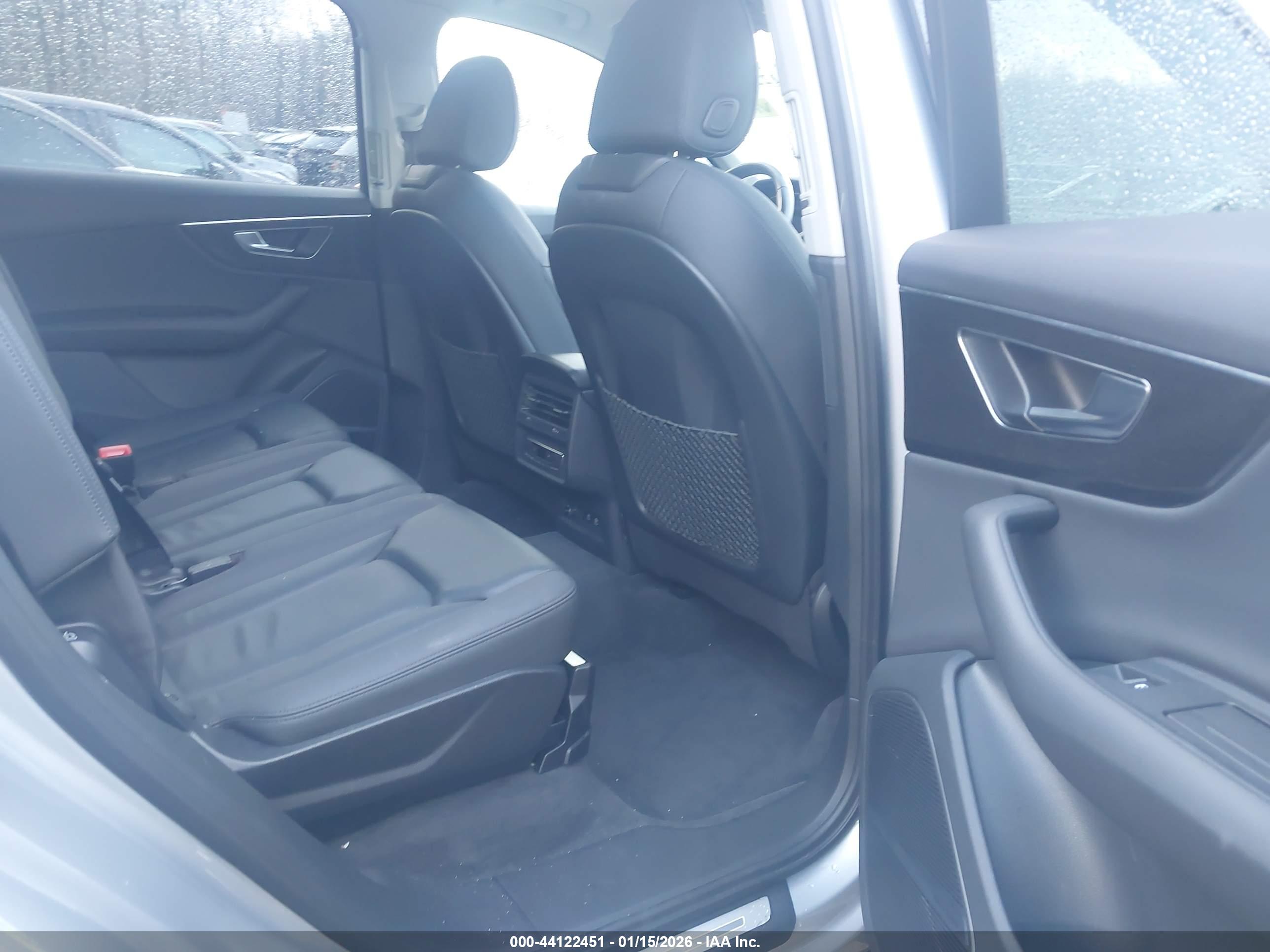 AUDI Q7 image 8