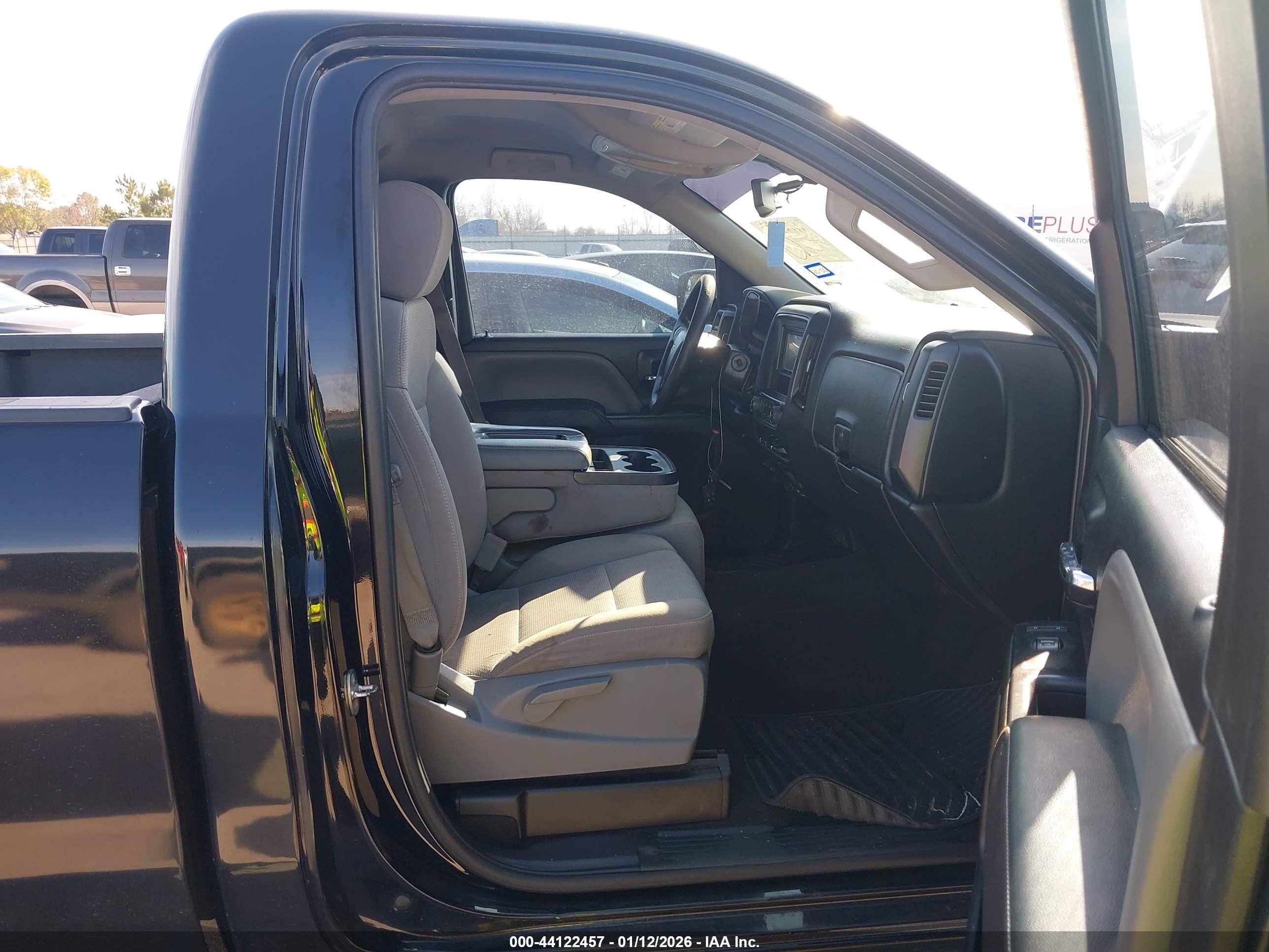 CHEVROLET SILVERADO image 5