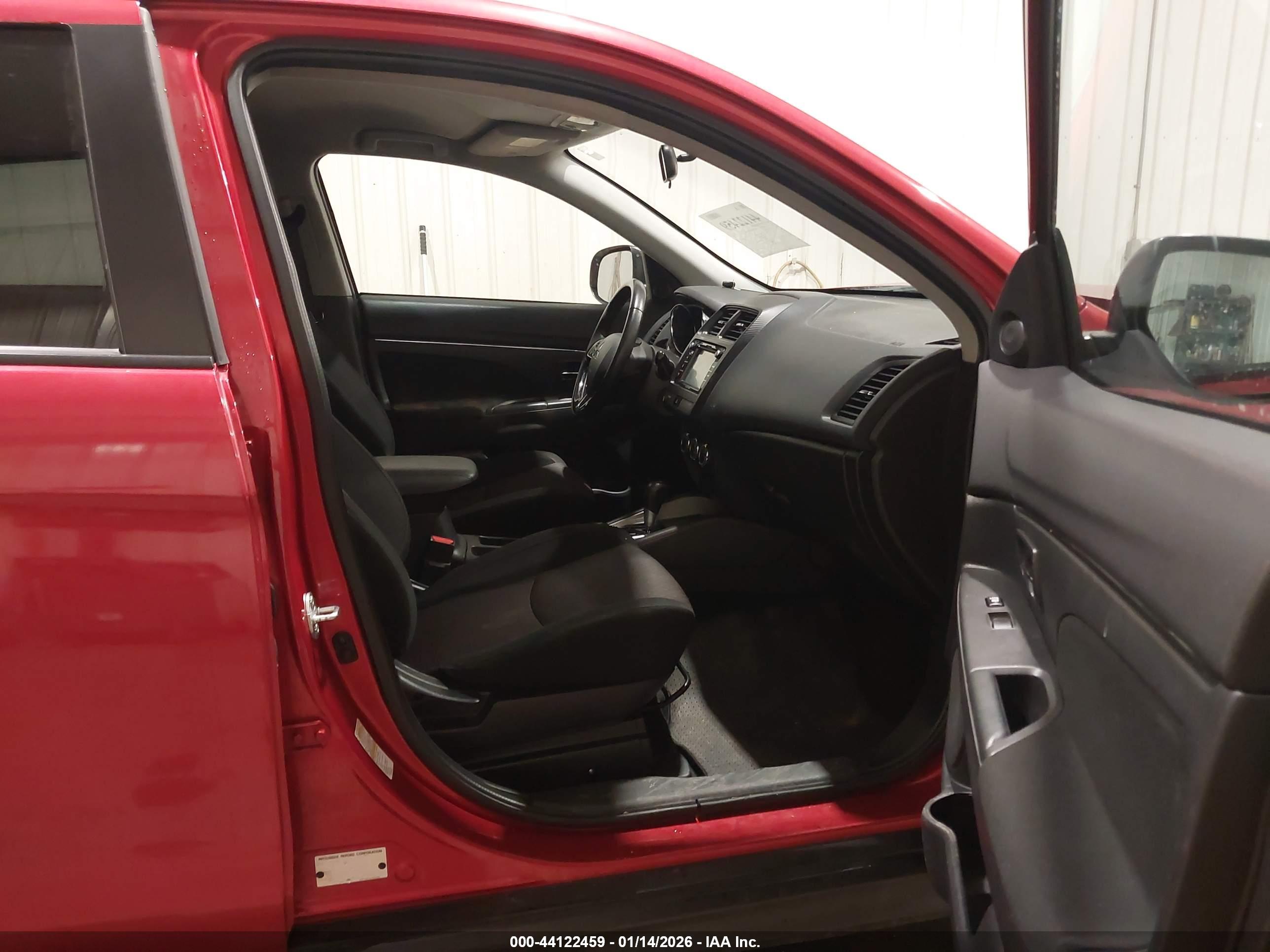 MITSUBISHI OUTLANDER image 5
