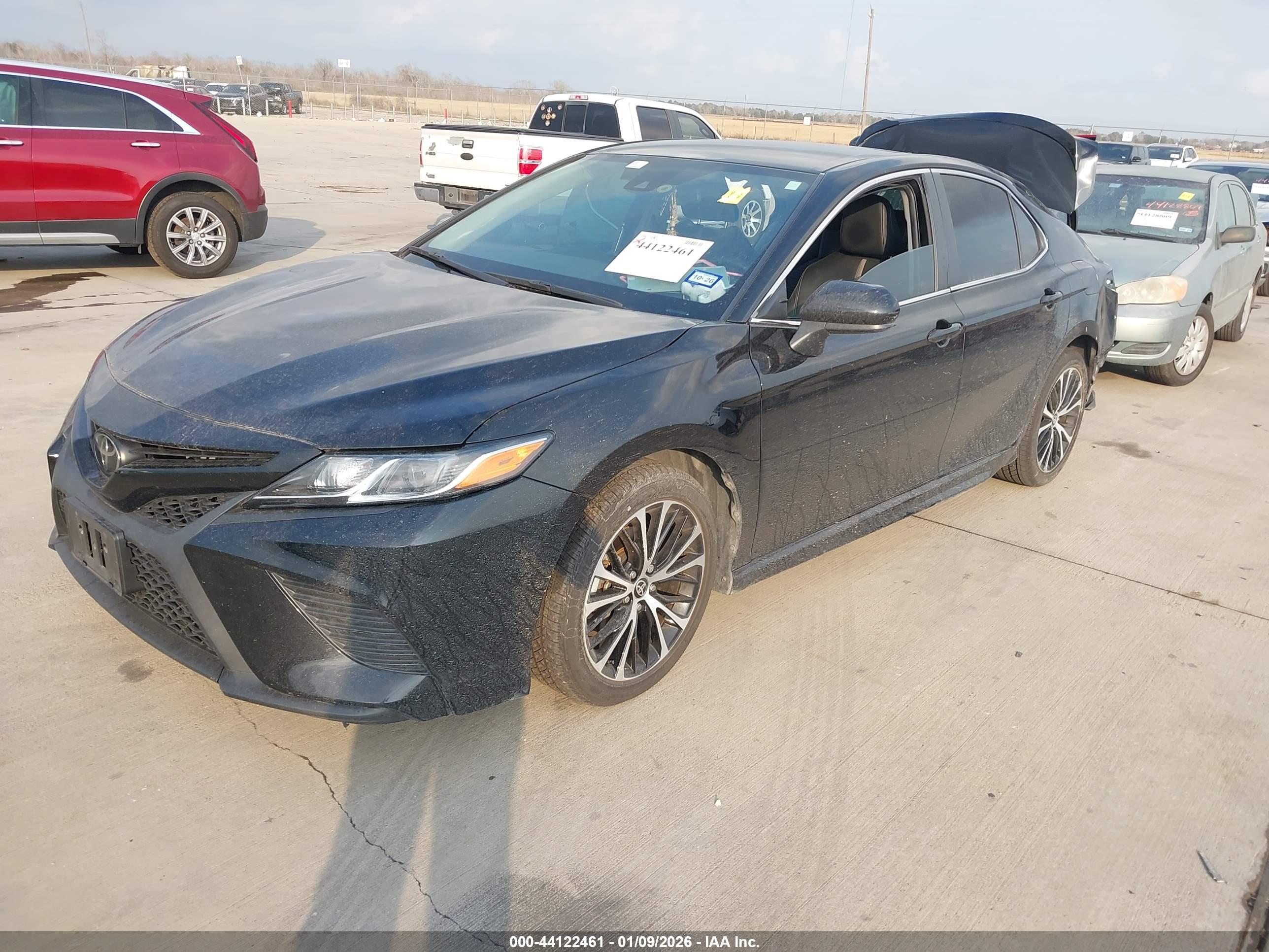 TOYOTA CAMRY image 2