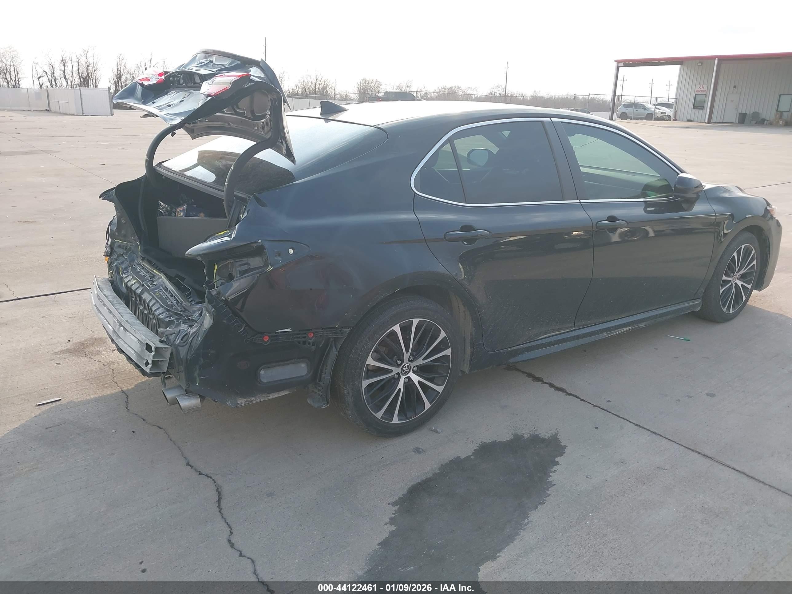 TOYOTA CAMRY image 4