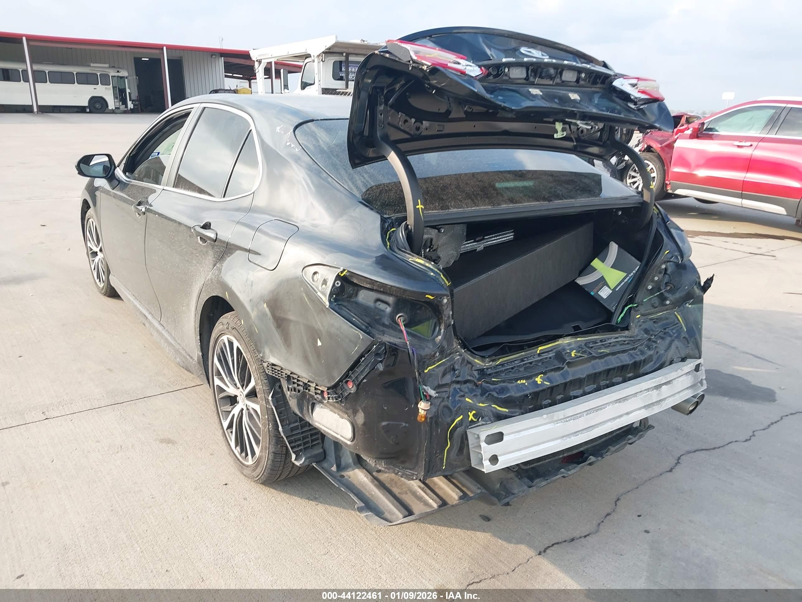 TOYOTA CAMRY image 6
