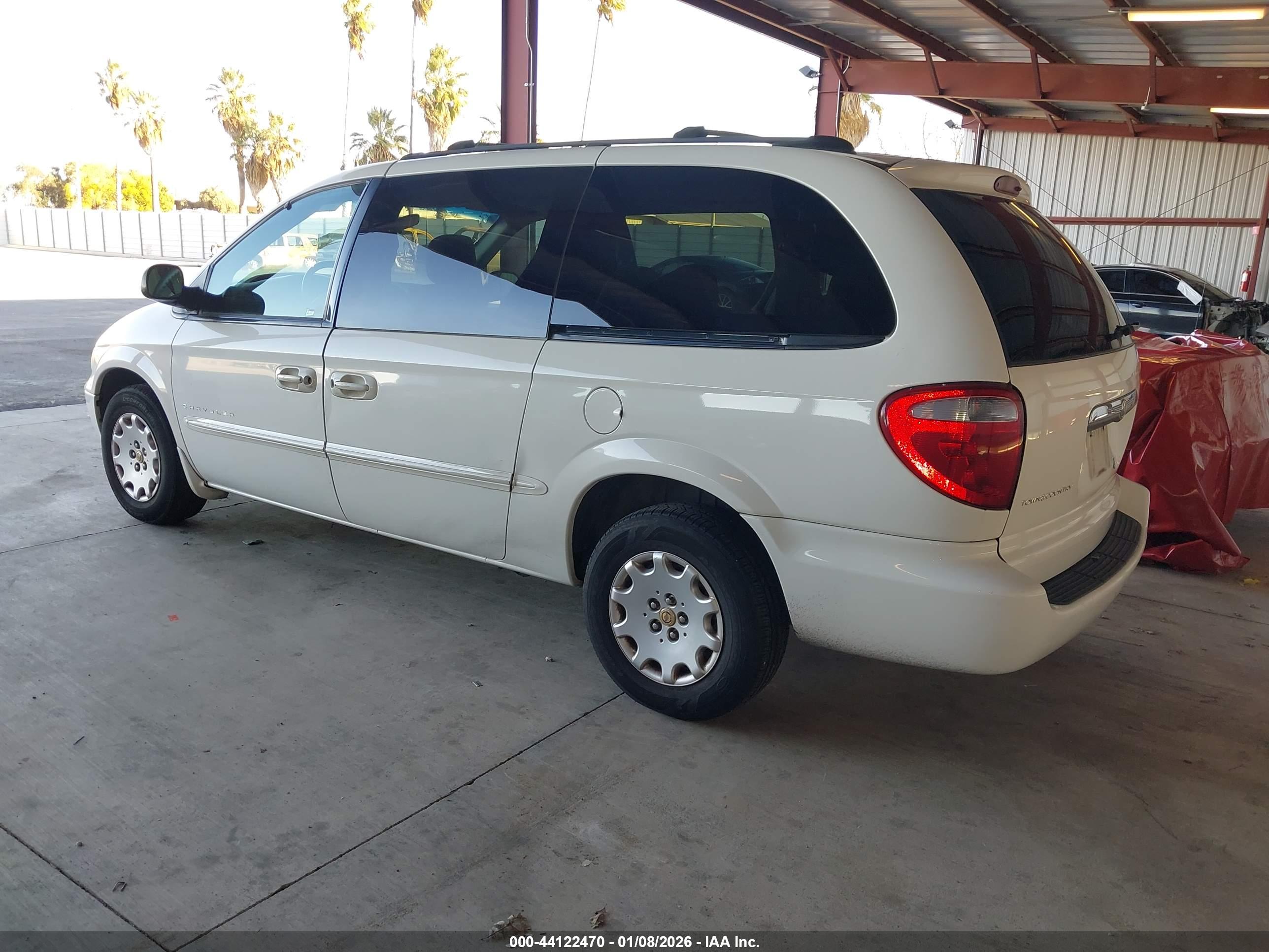 CHRYSLER TOWN image 3