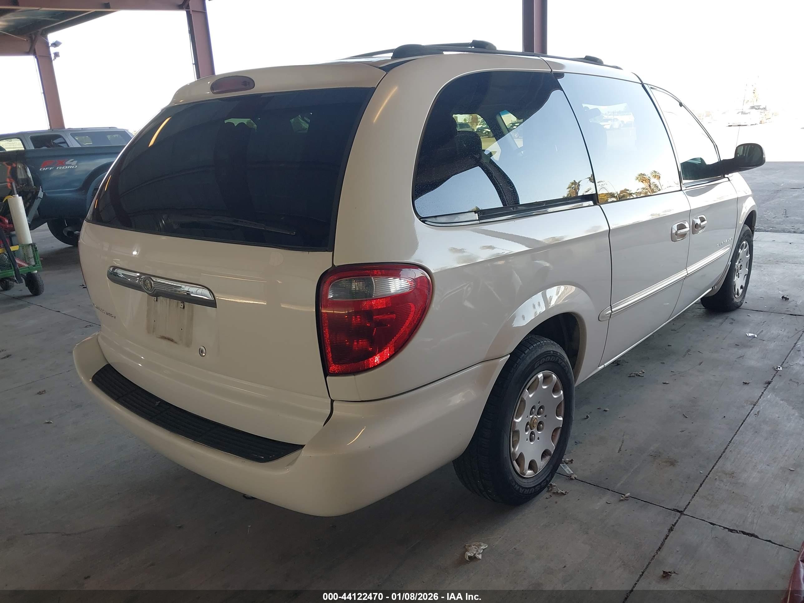 CHRYSLER TOWN image 4