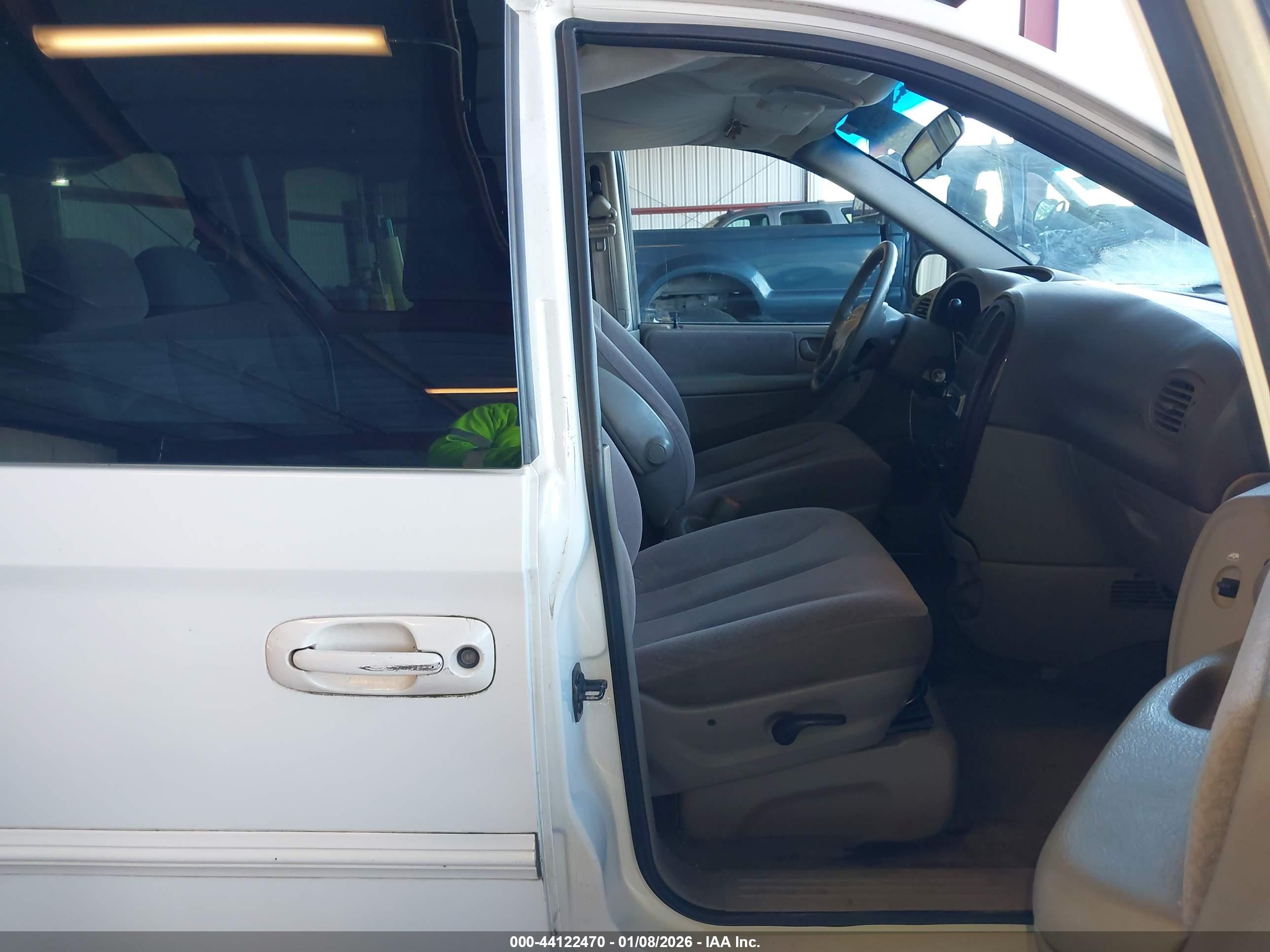CHRYSLER TOWN image 5