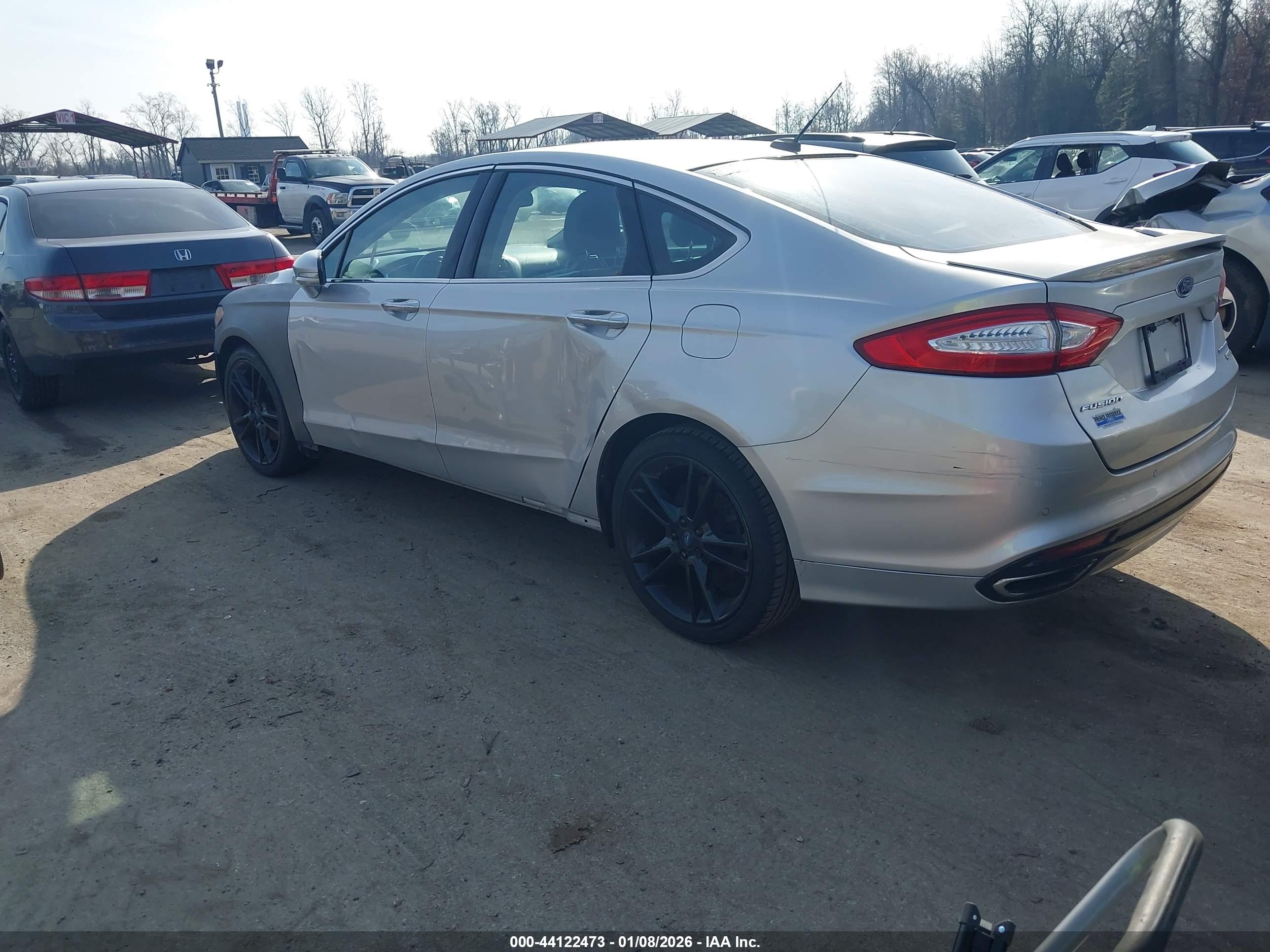 FORD FUSION image 3