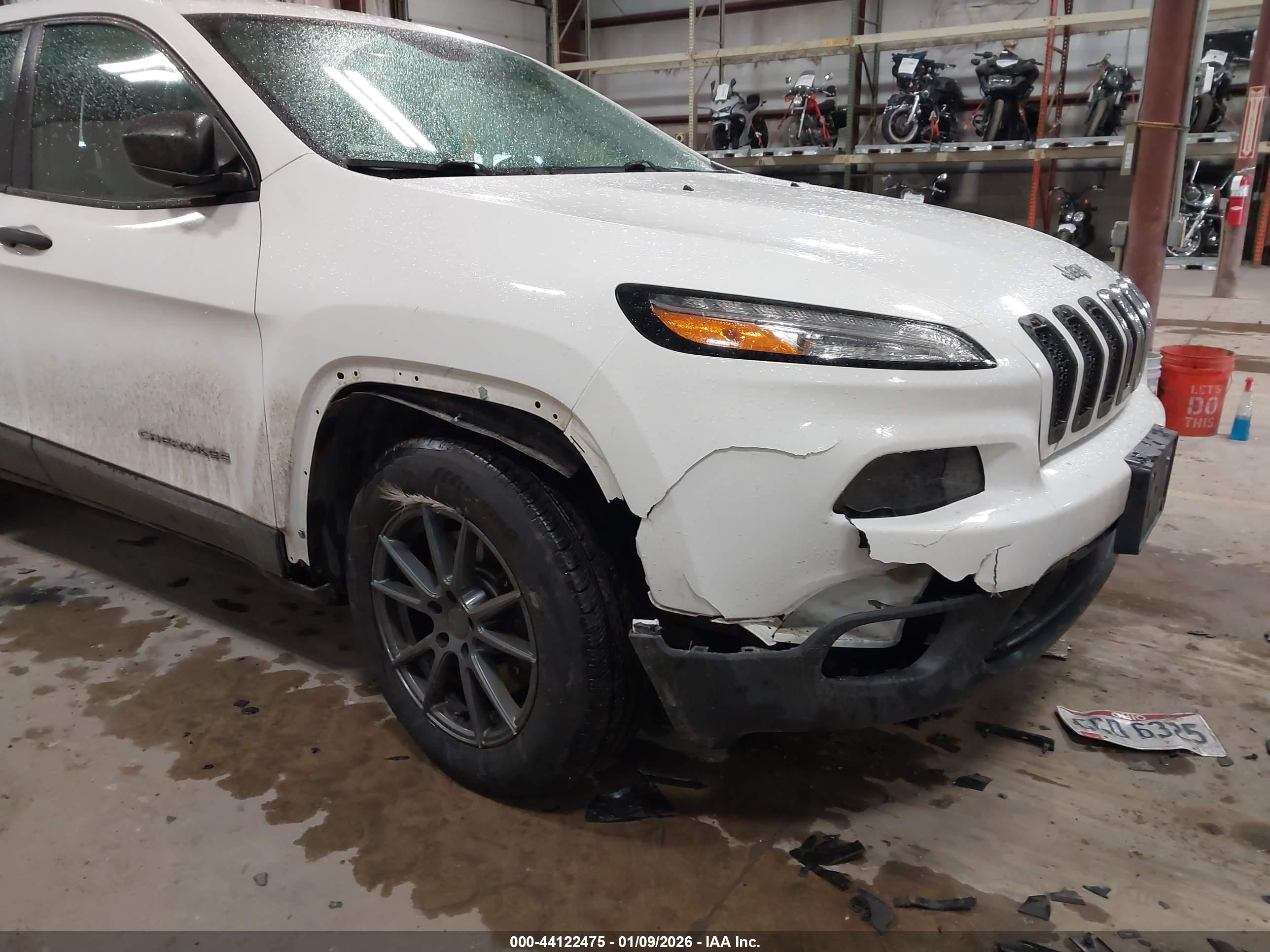 JEEP CHEROKEE image 6