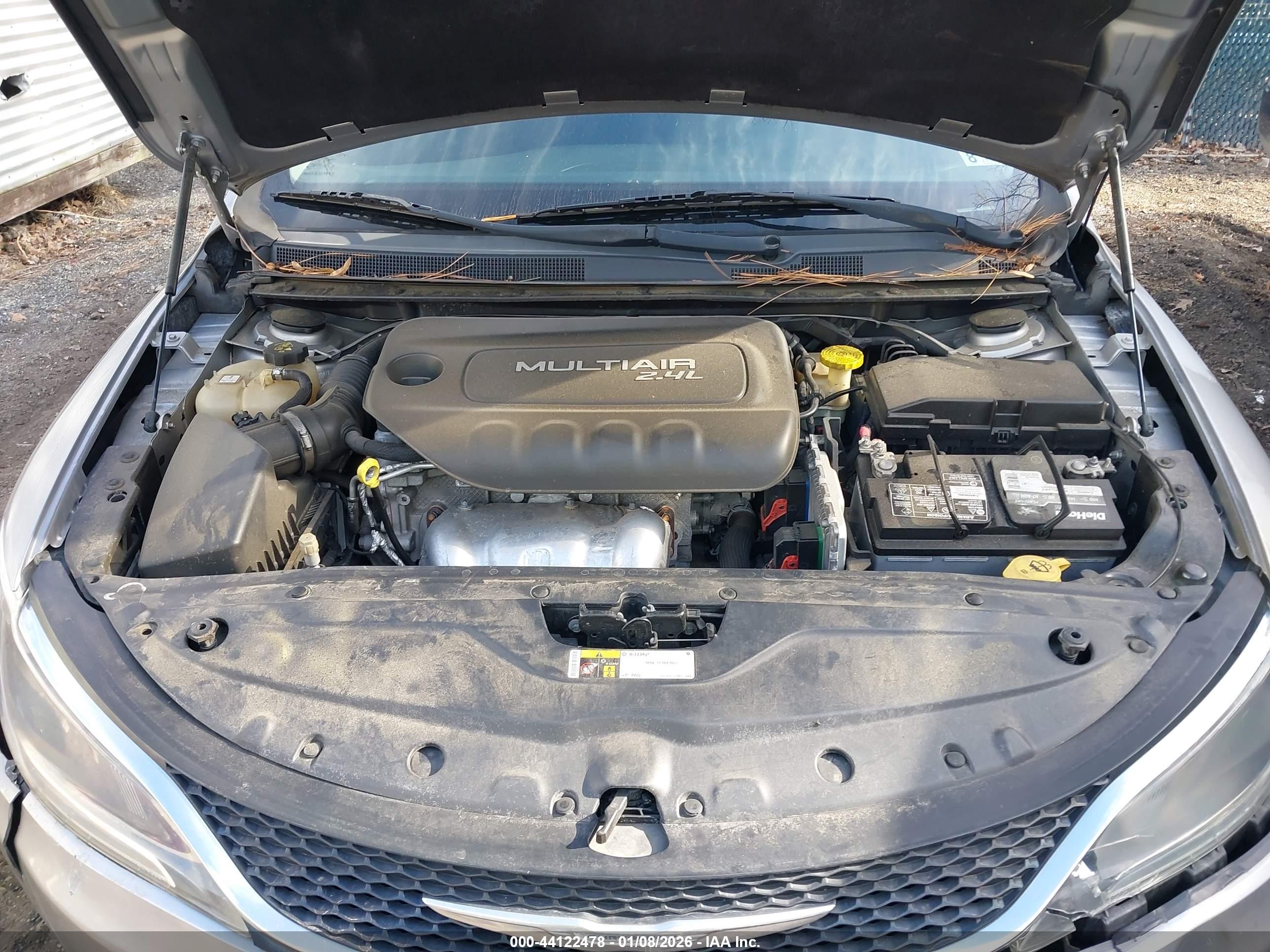 CHRYSLER 200 image 10
