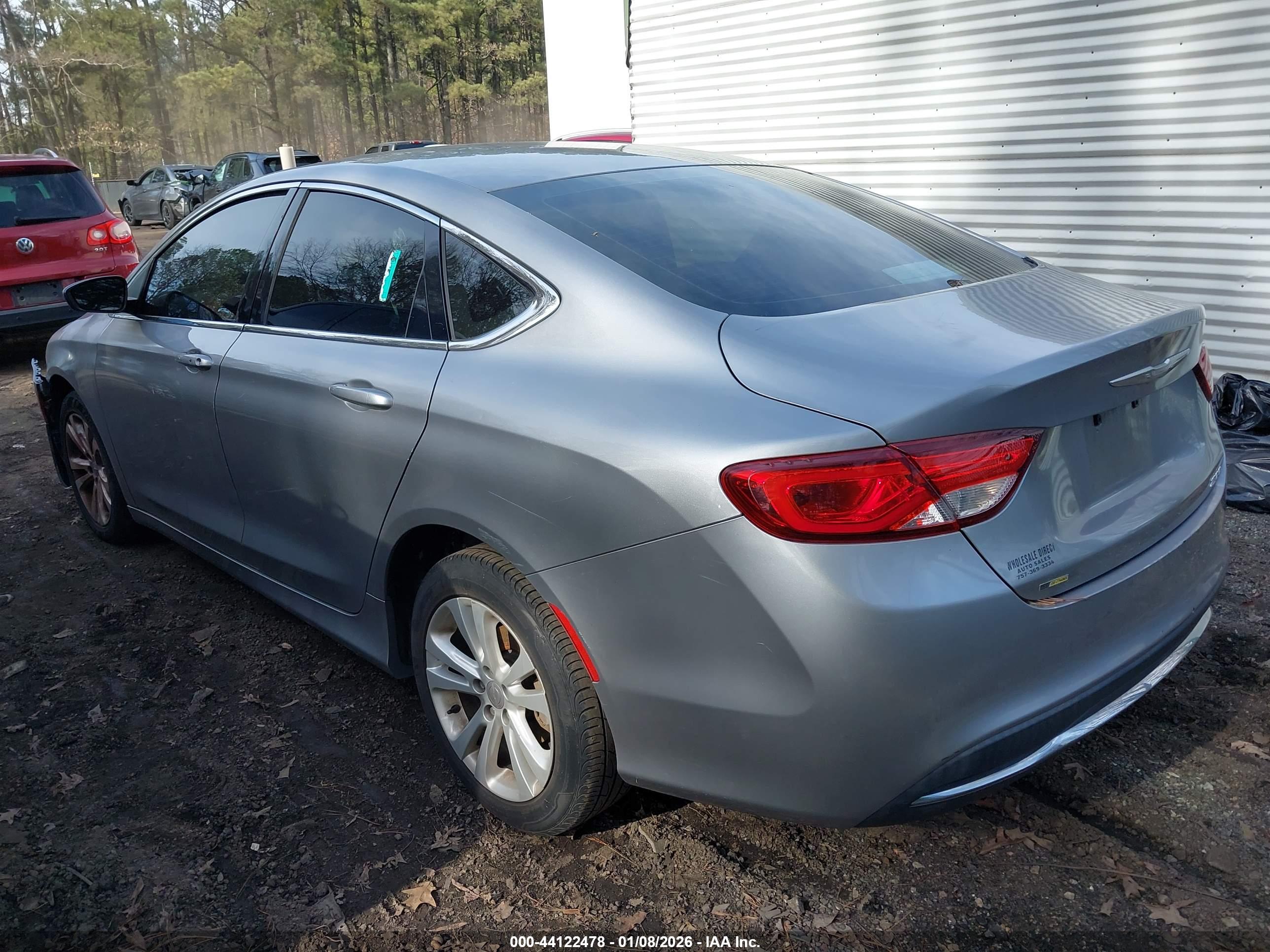 CHRYSLER 200 image 3