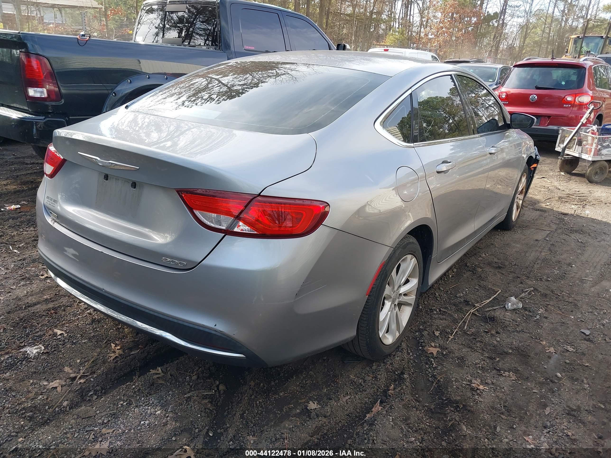 CHRYSLER 200 image 4