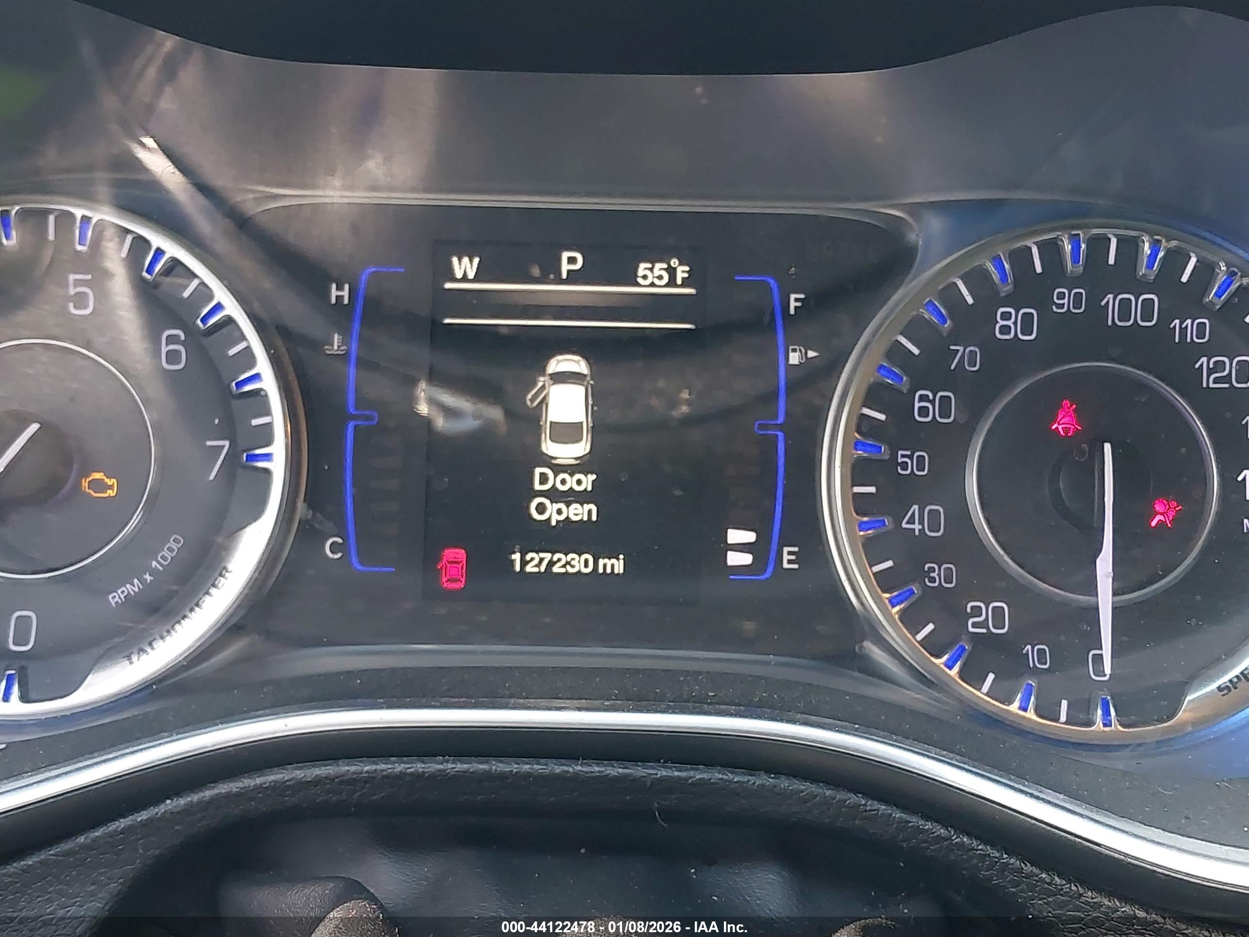 CHRYSLER 200 image 7