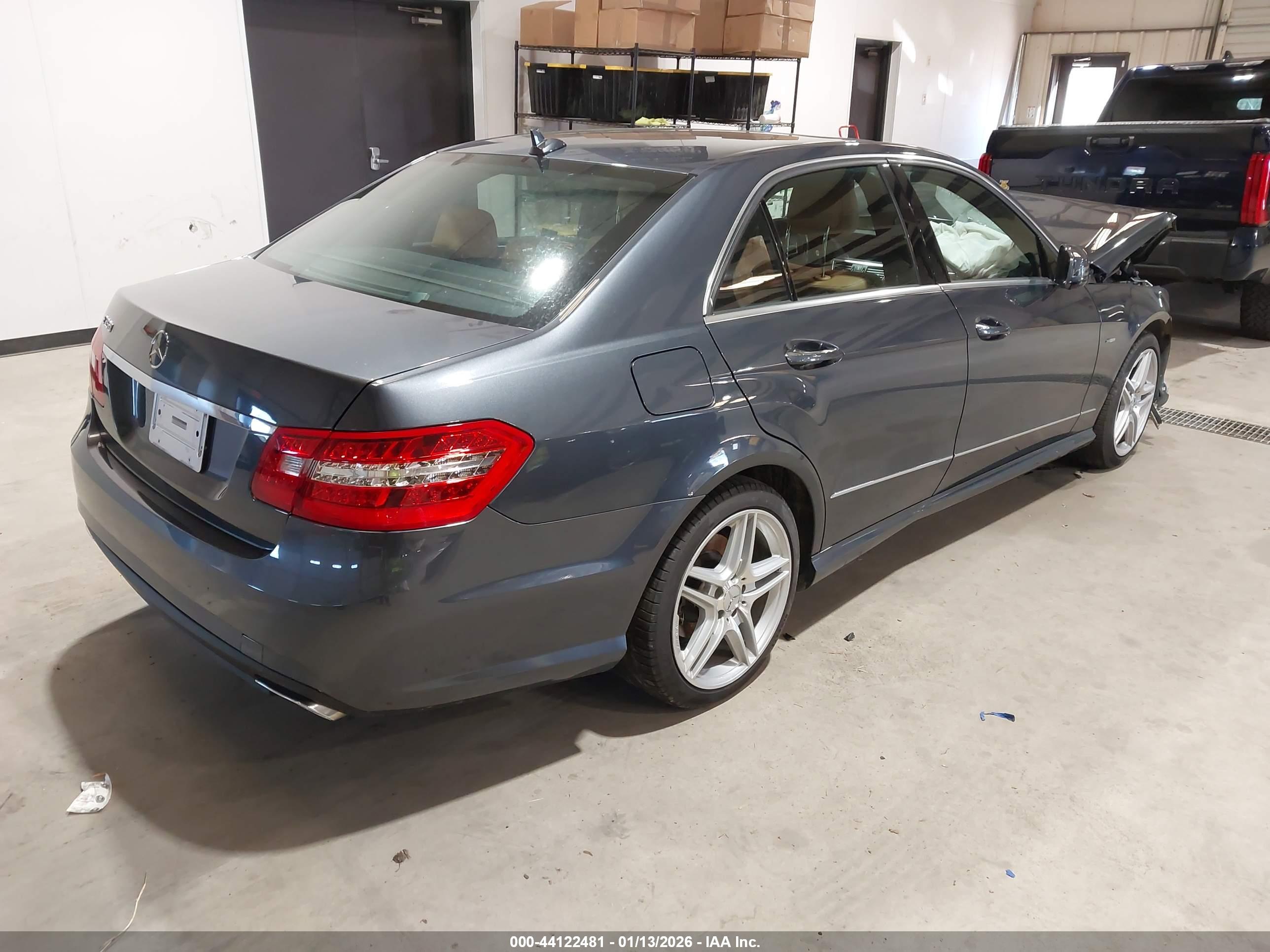 MERCEDES-BENZ E image 4