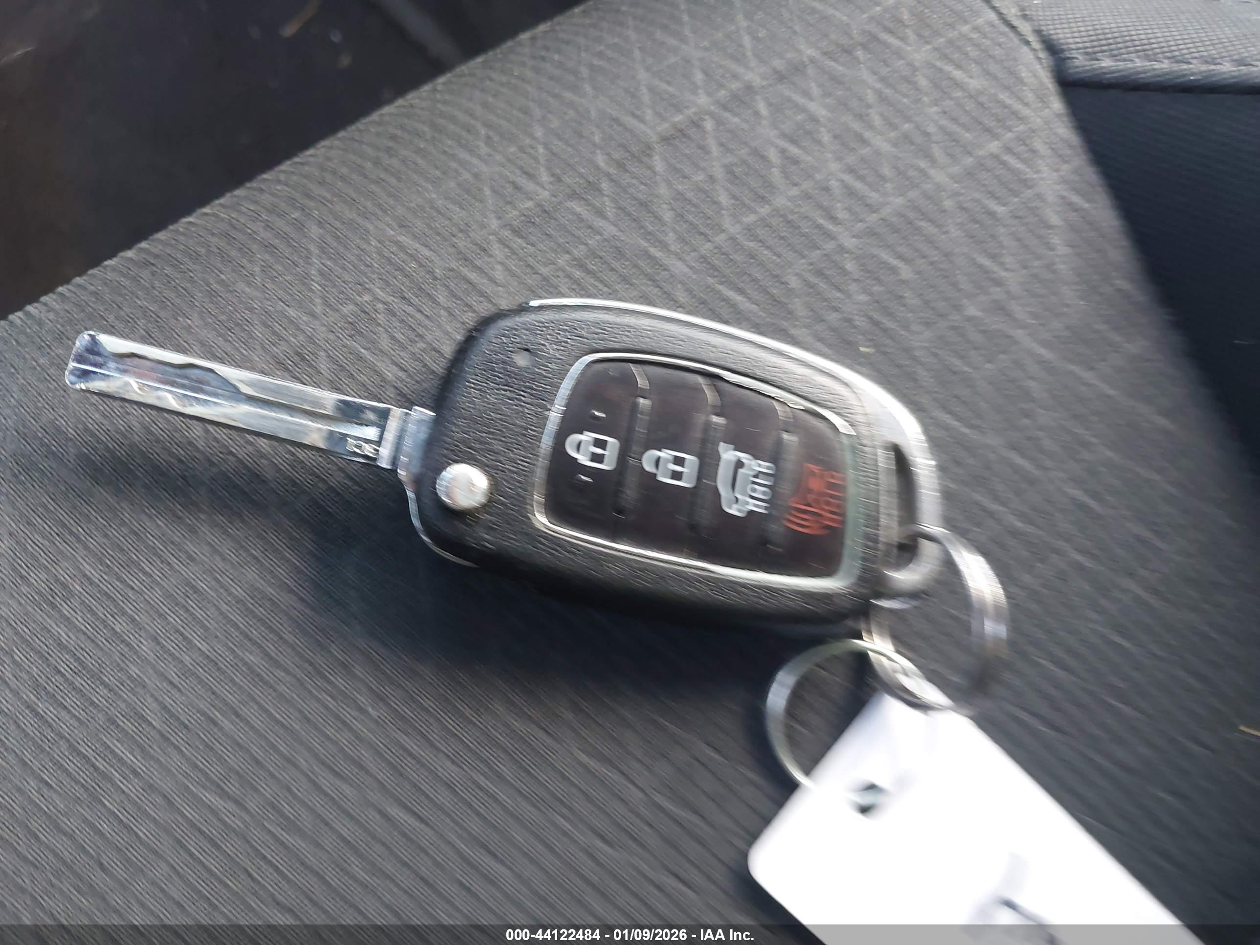 HYUNDAI TUCSON image 11