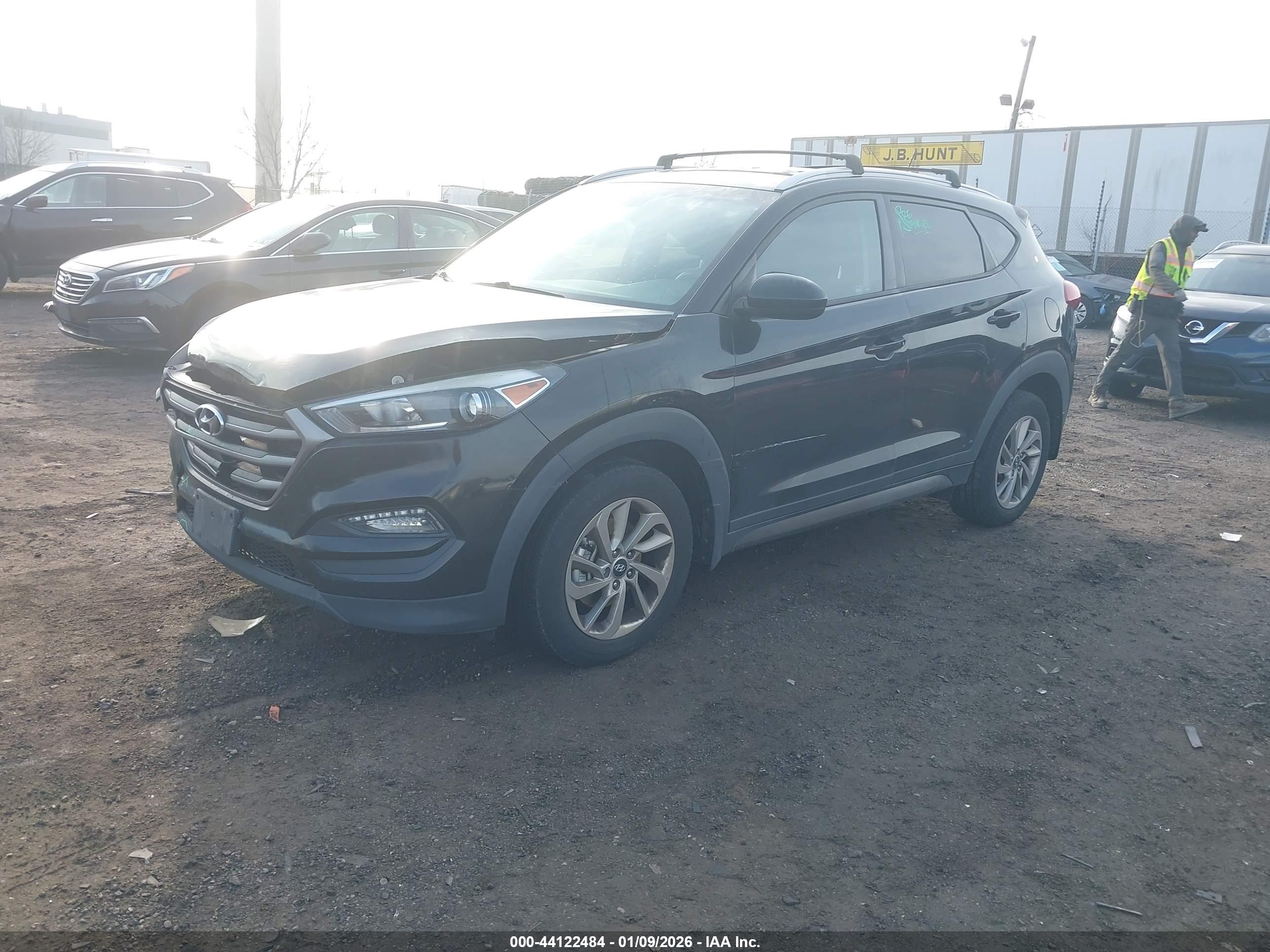 HYUNDAI TUCSON image 2