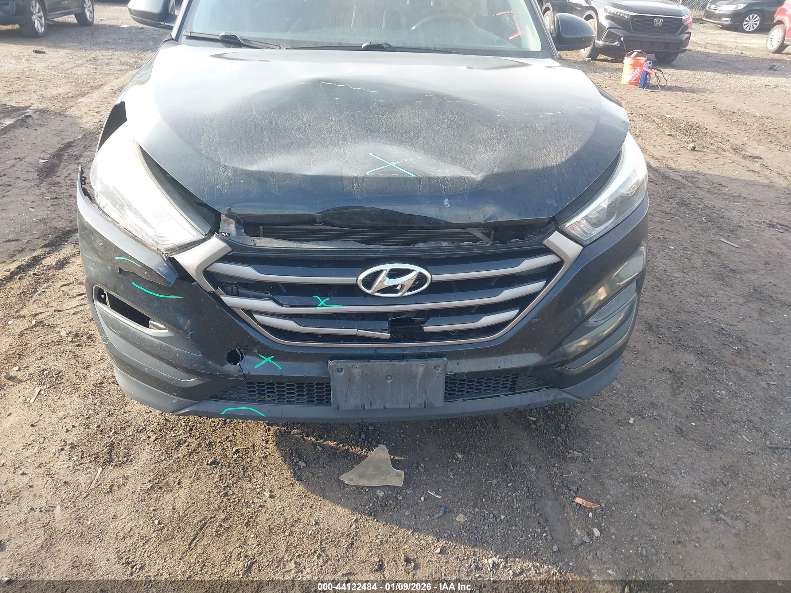 HYUNDAI TUCSON image 6