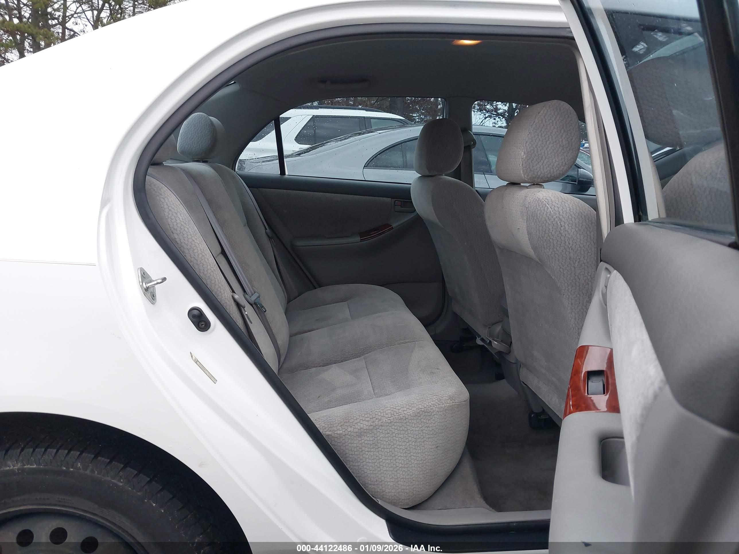 TOYOTA COROLLA image 8