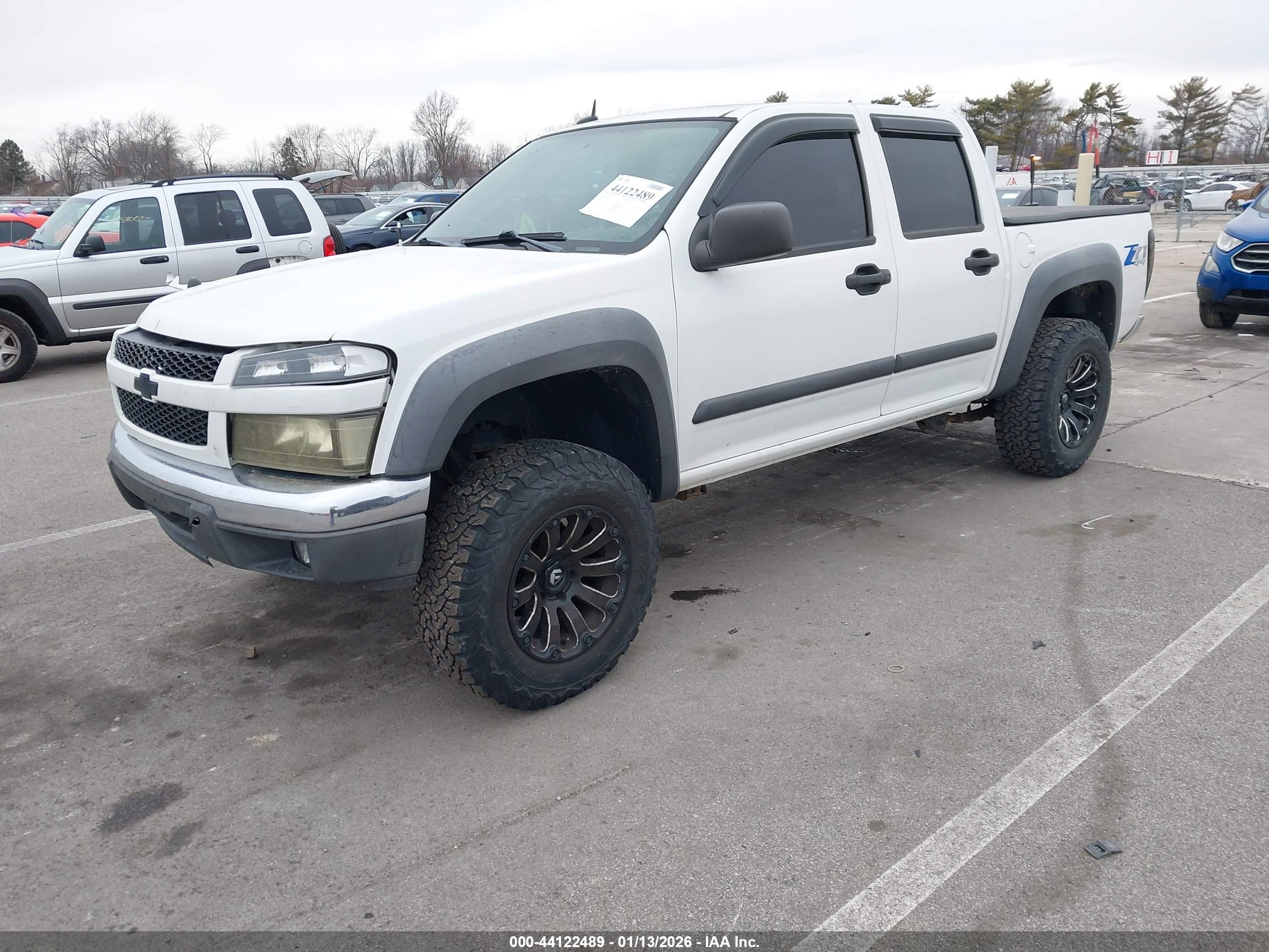 CHEVROLET COLORADO image 2