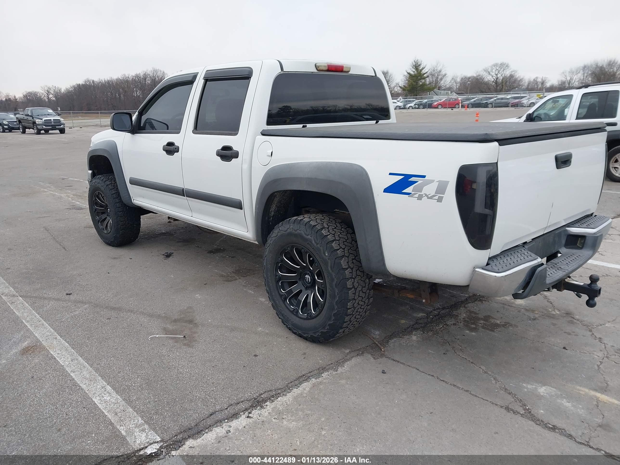 CHEVROLET COLORADO image 3