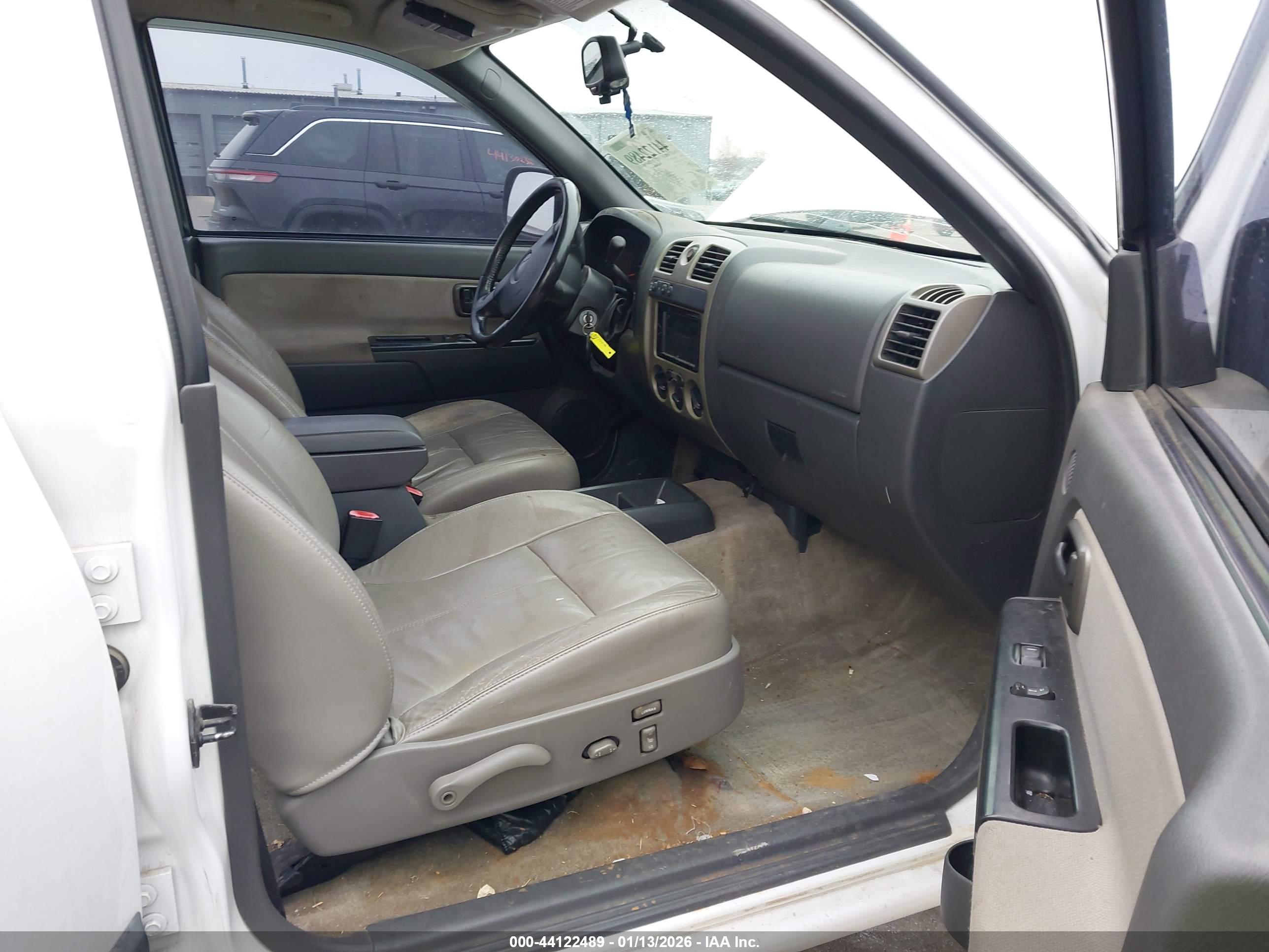 CHEVROLET COLORADO image 5