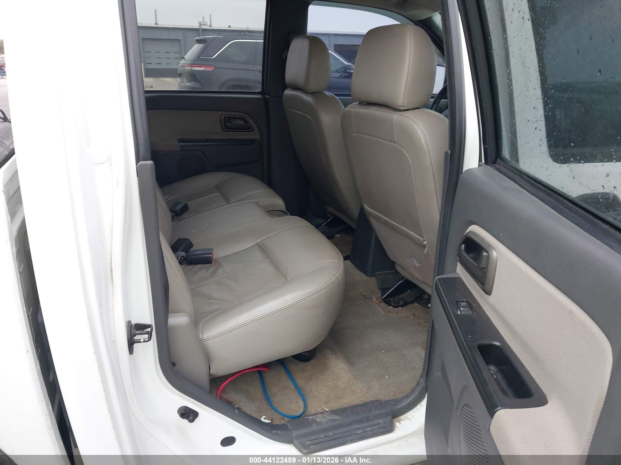 CHEVROLET COLORADO image 8