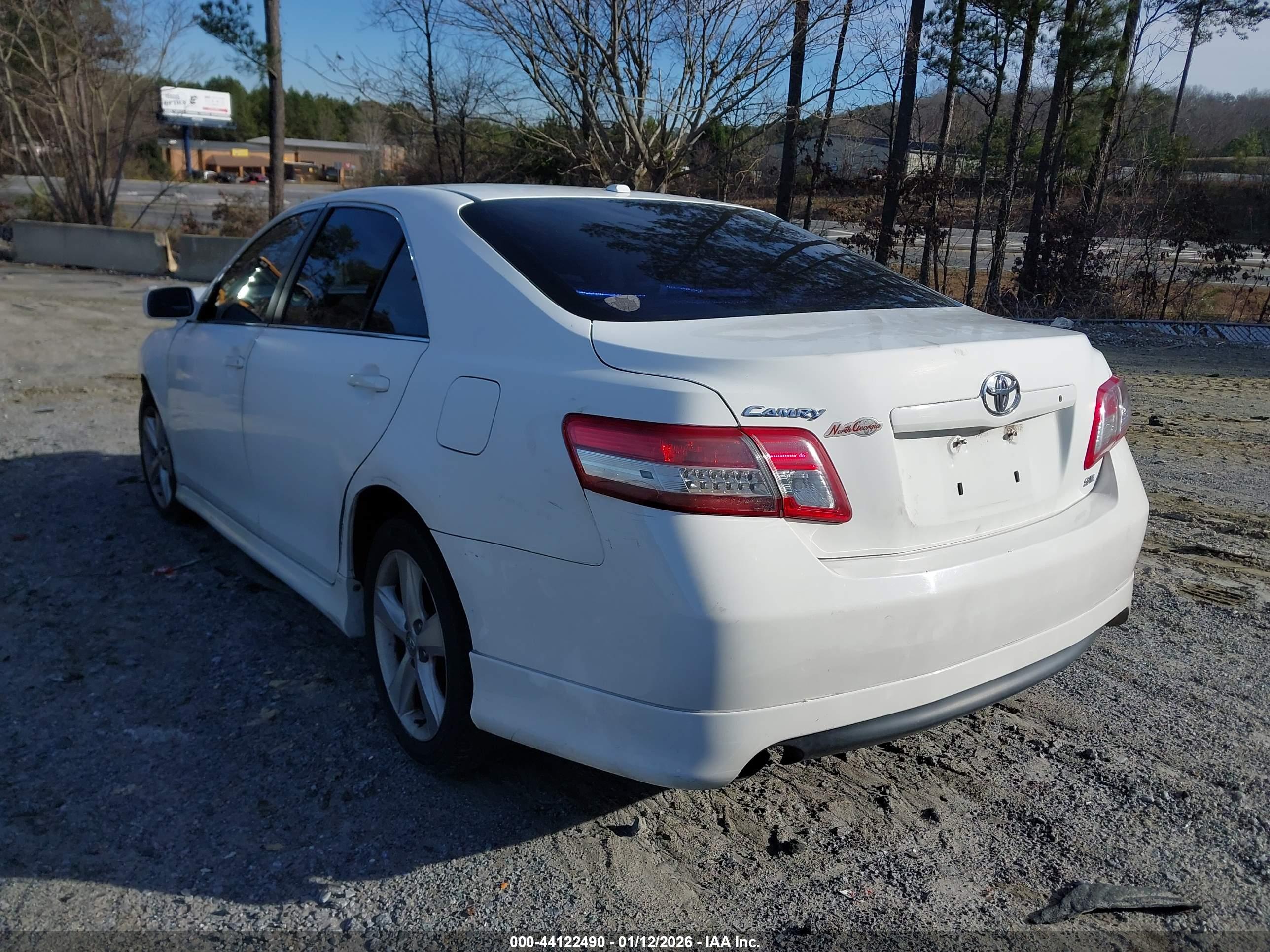 TOYOTA CAMRY image 3