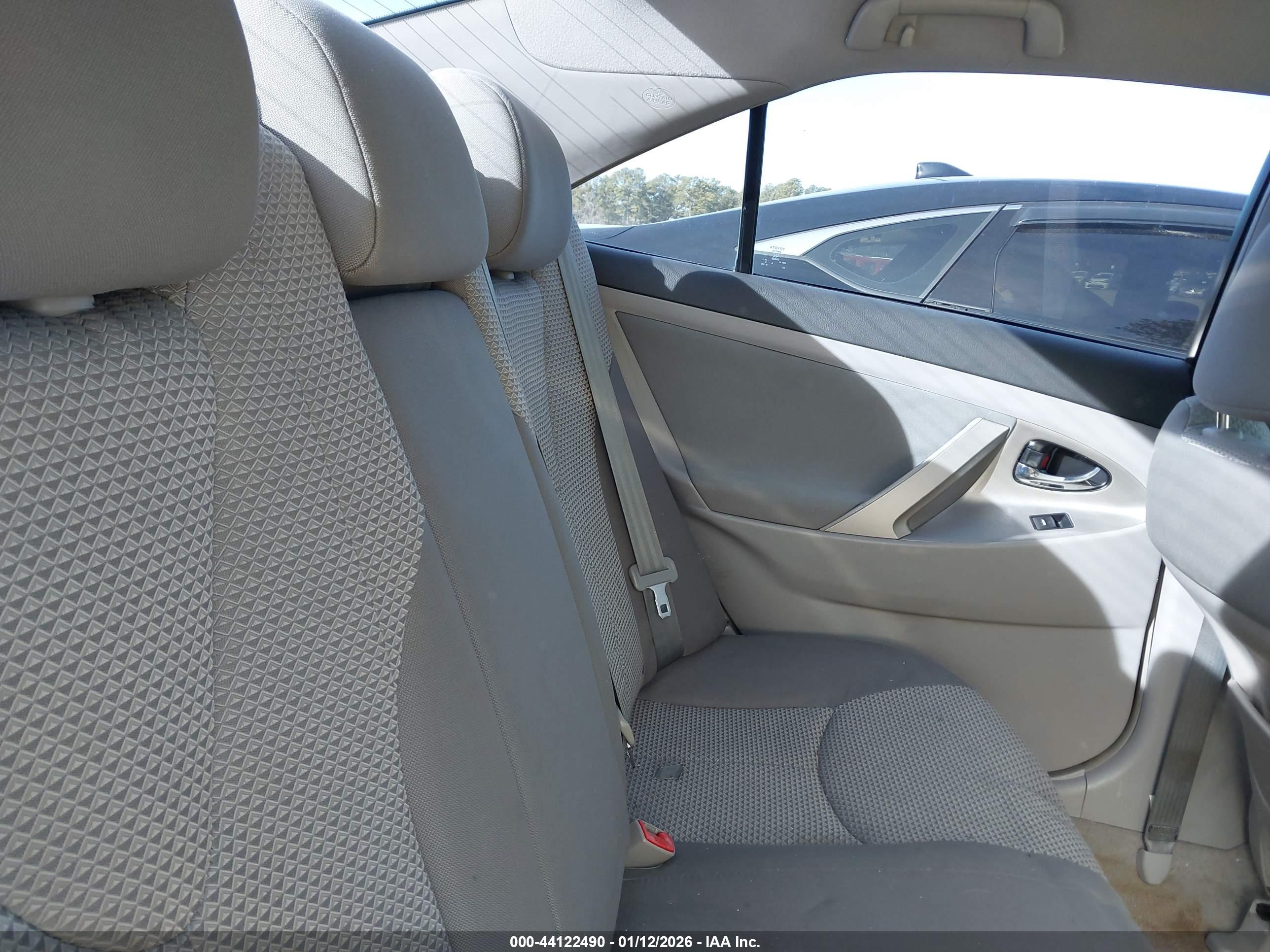 TOYOTA CAMRY image 8