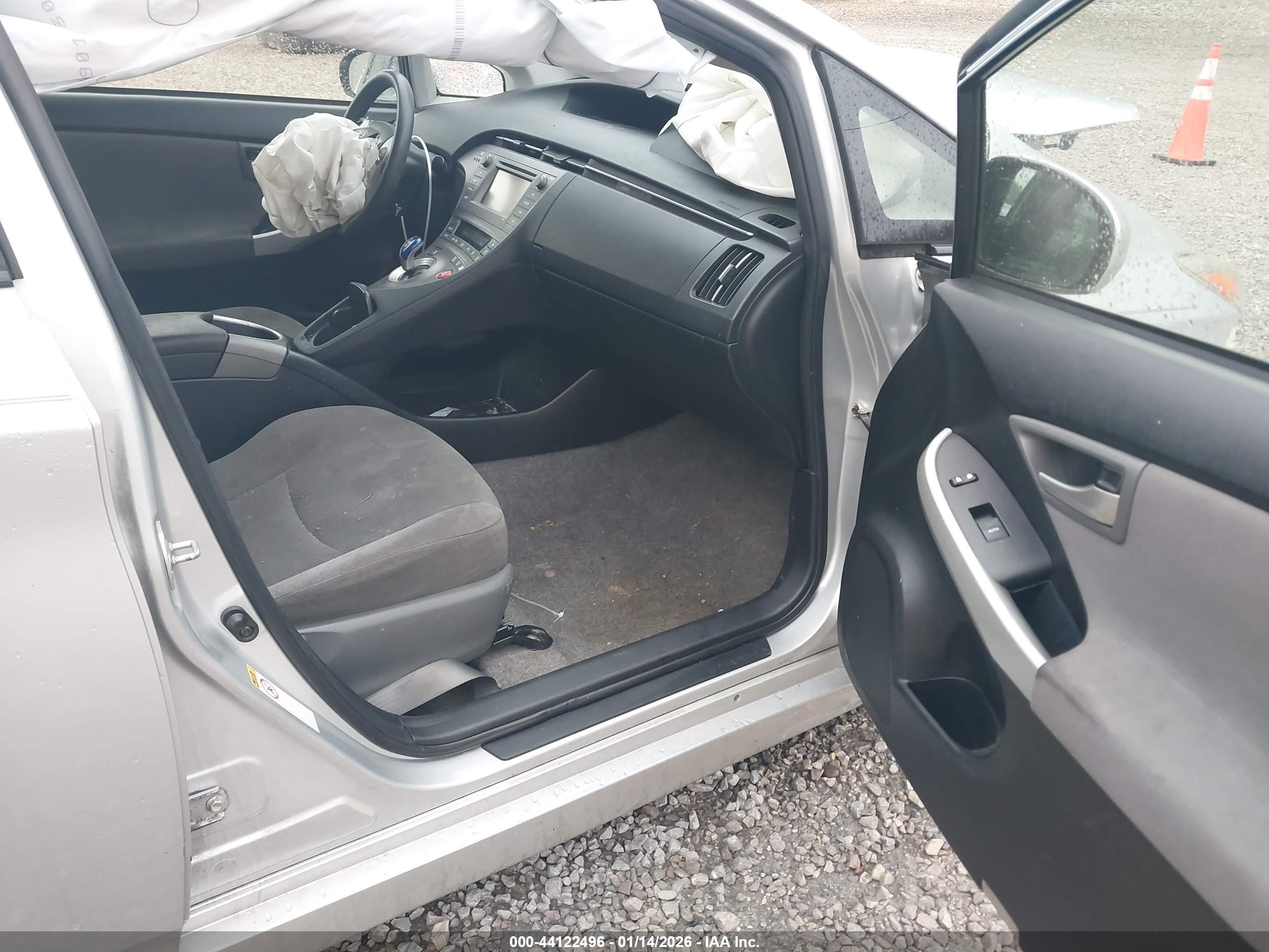 TOYOTA PRIUS image 5
