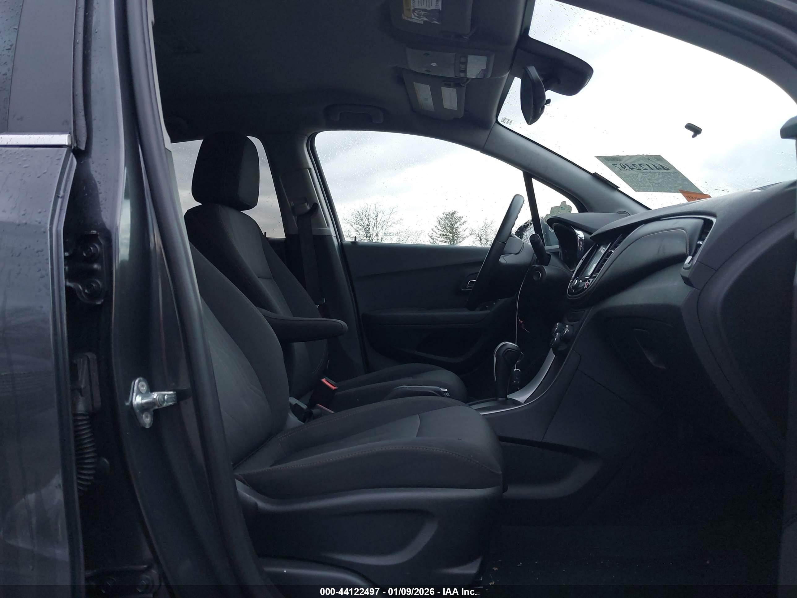 CHEVROLET TRAX image 5