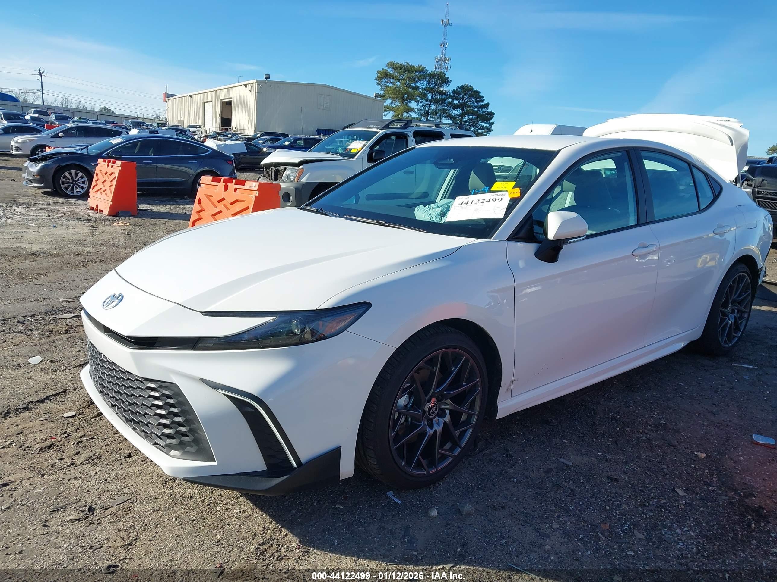 TOYOTA CAMRY image 2