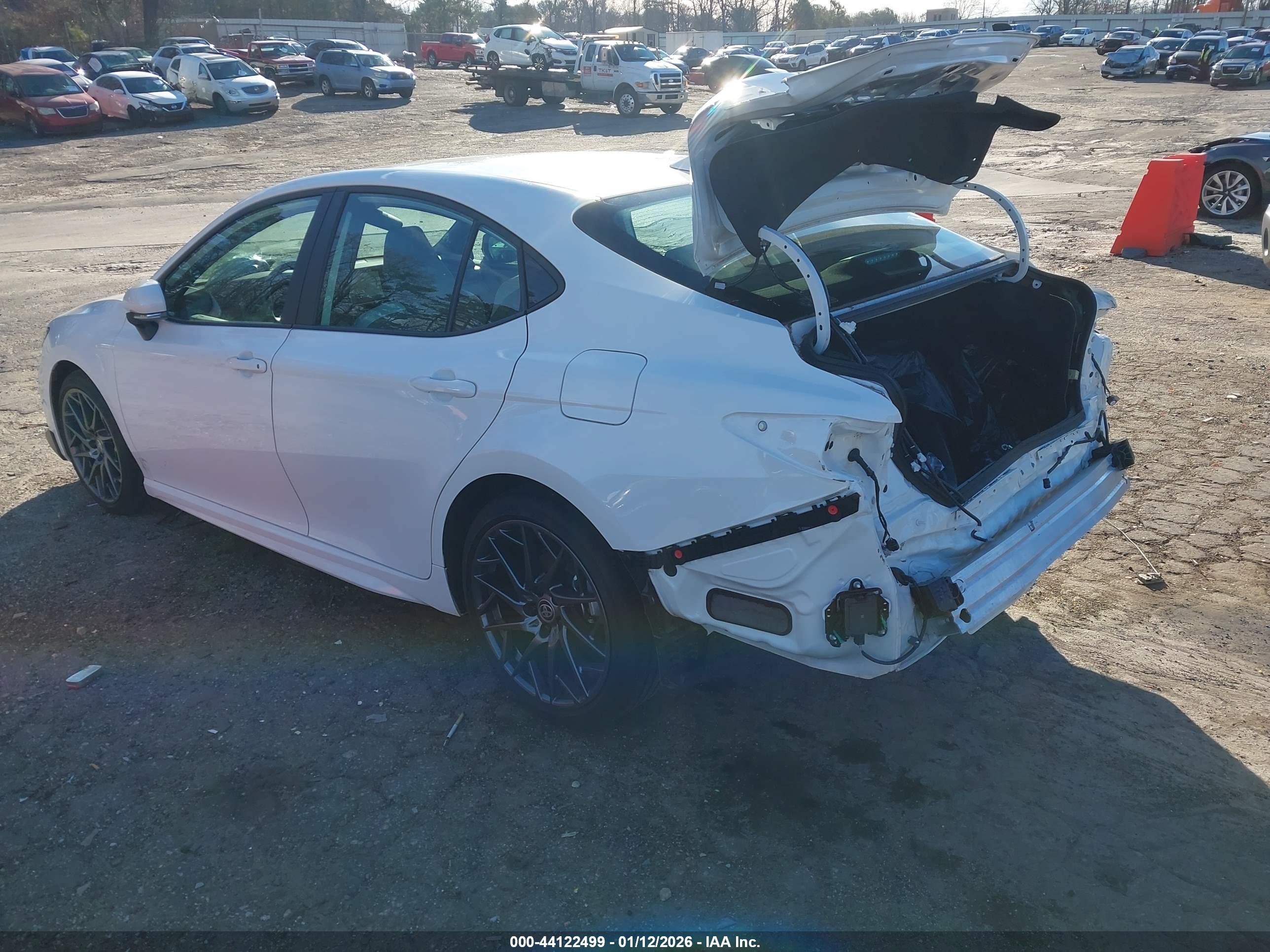TOYOTA CAMRY image 3