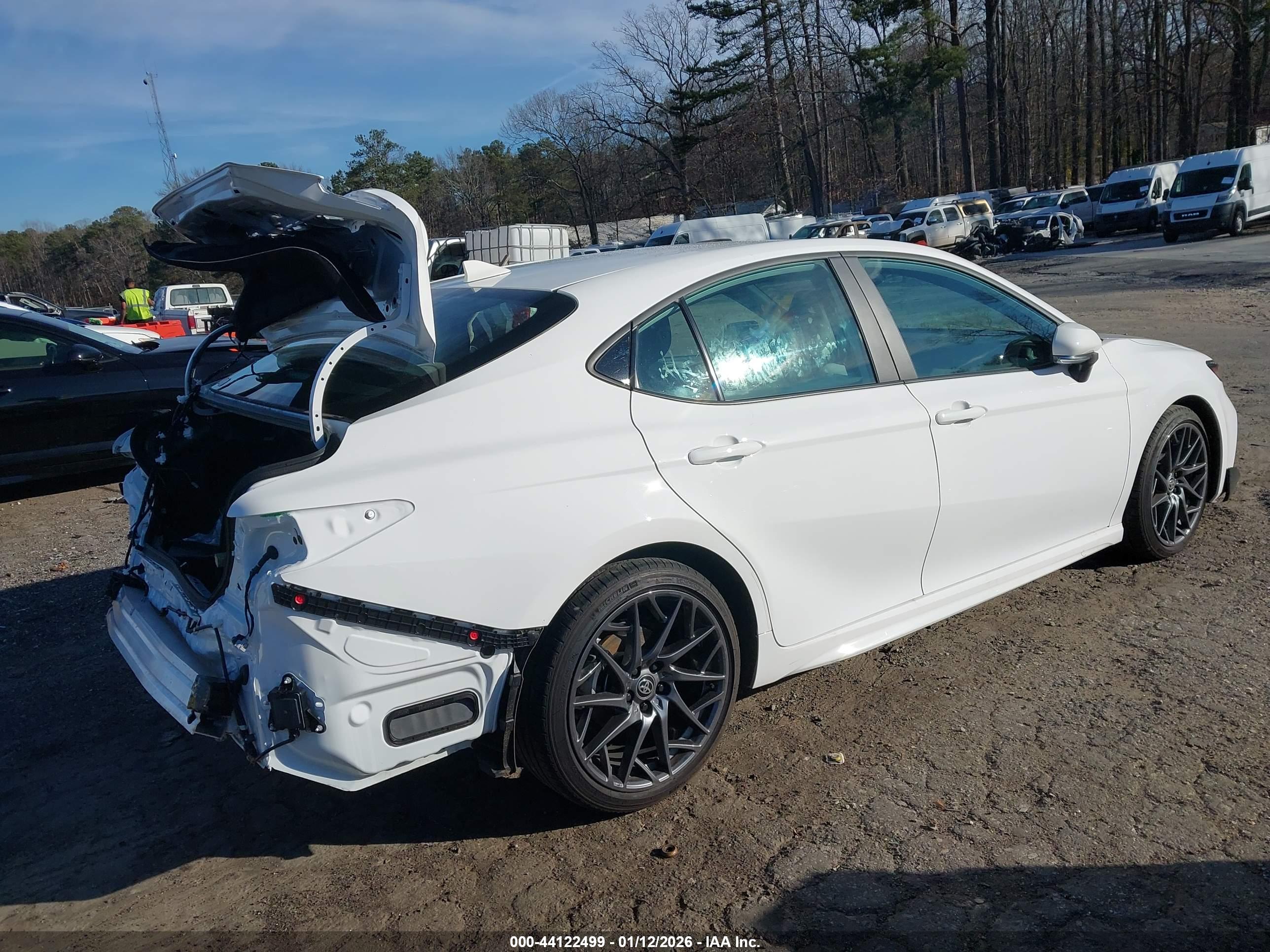TOYOTA CAMRY image 4