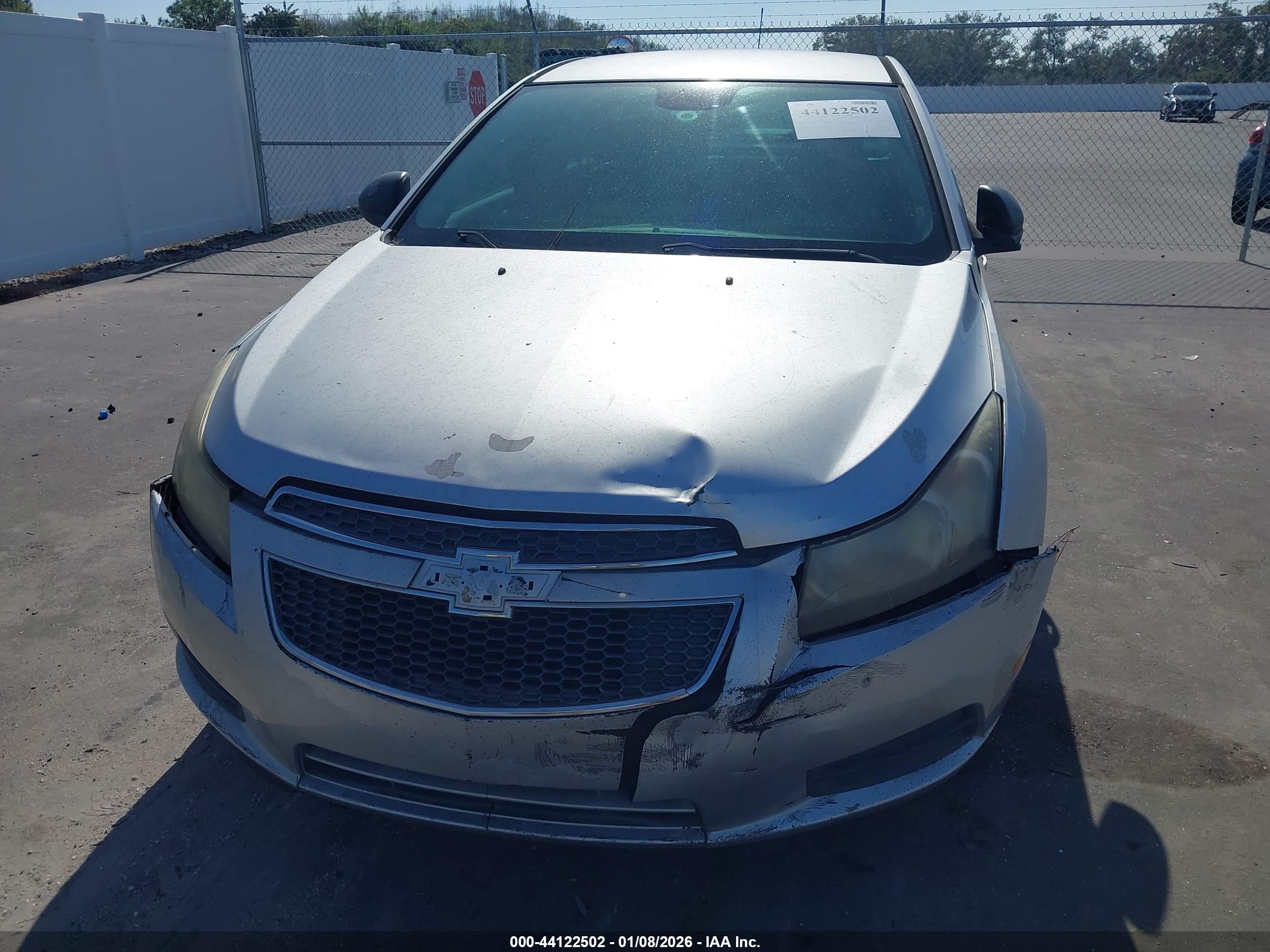 CHEVROLET CRUZE image 6