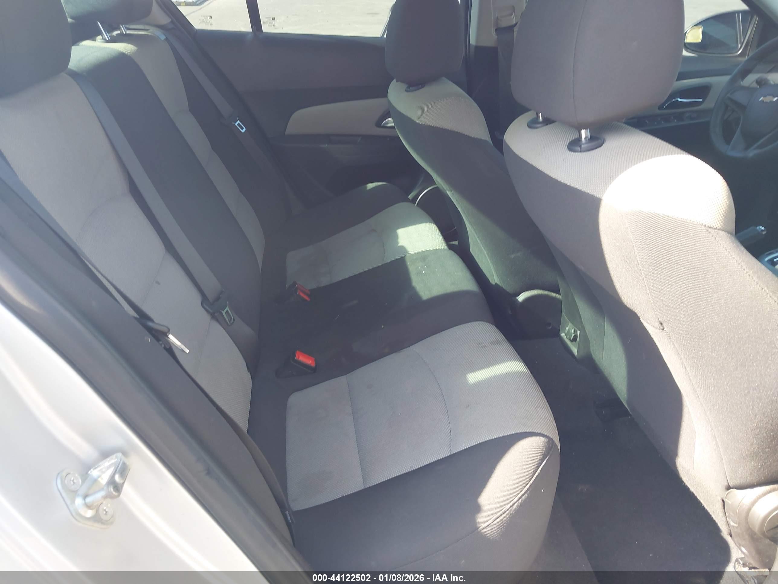 CHEVROLET CRUZE image 8