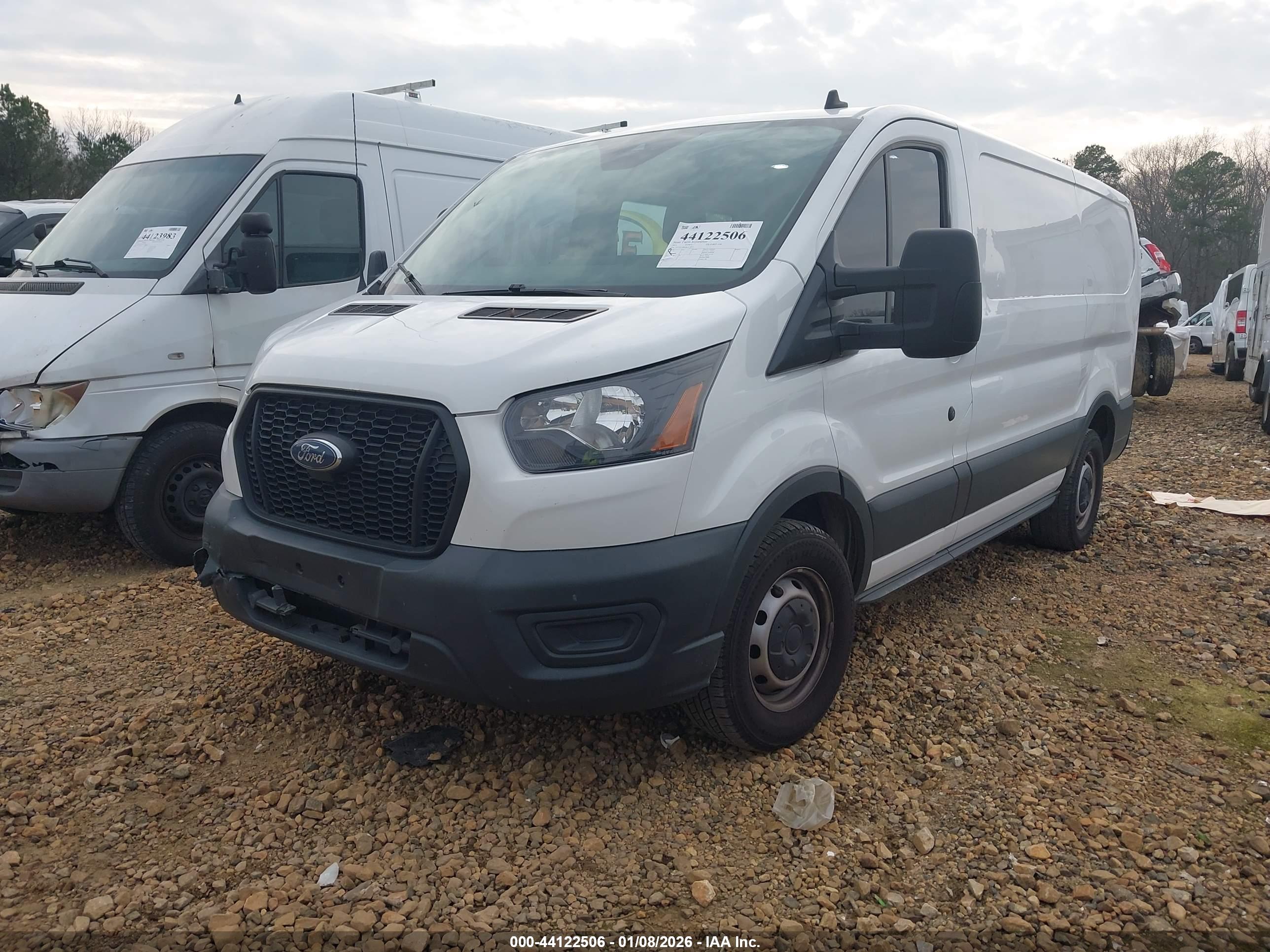 FORD TRANSIT-150 image 2