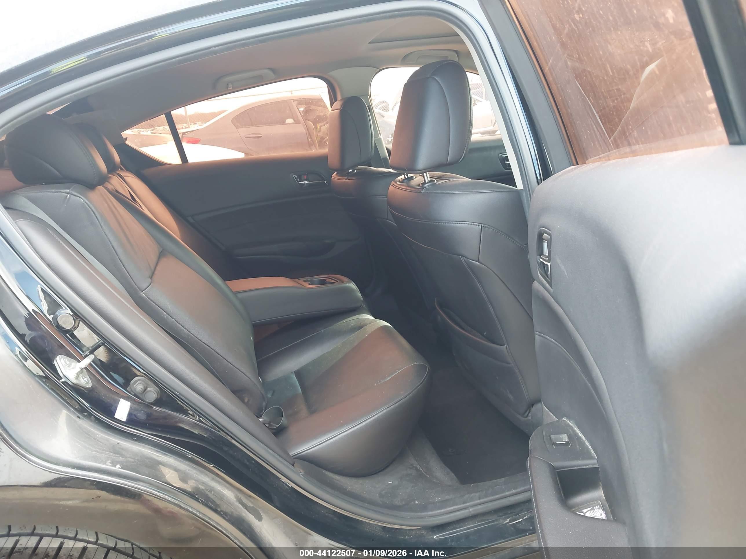 ACURA ILX image 8