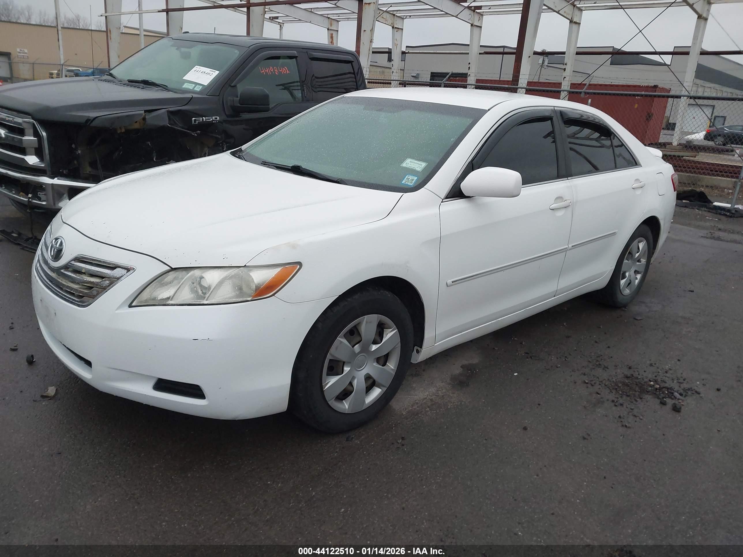 TOYOTA CAMRY image 2