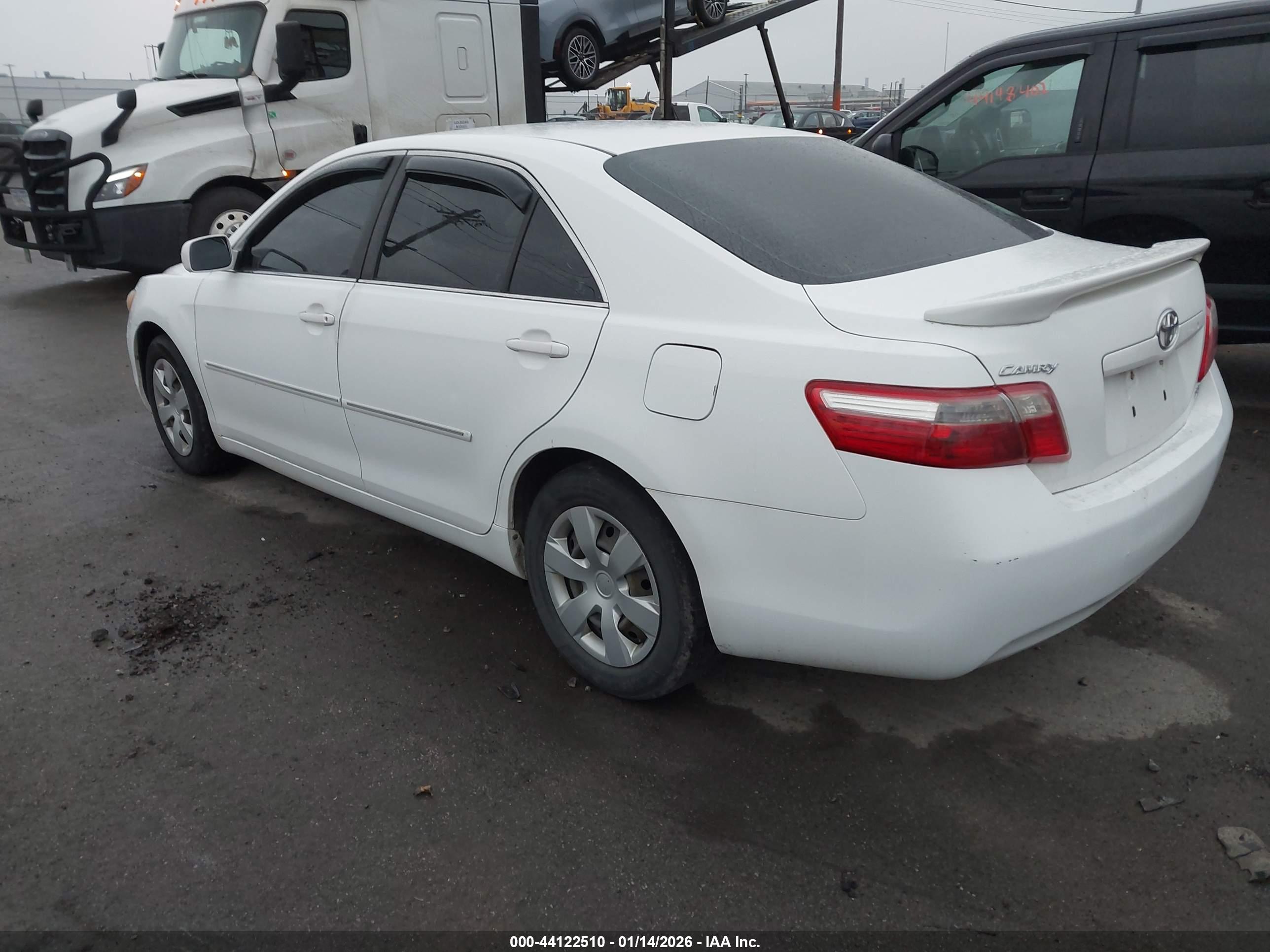 TOYOTA CAMRY image 3