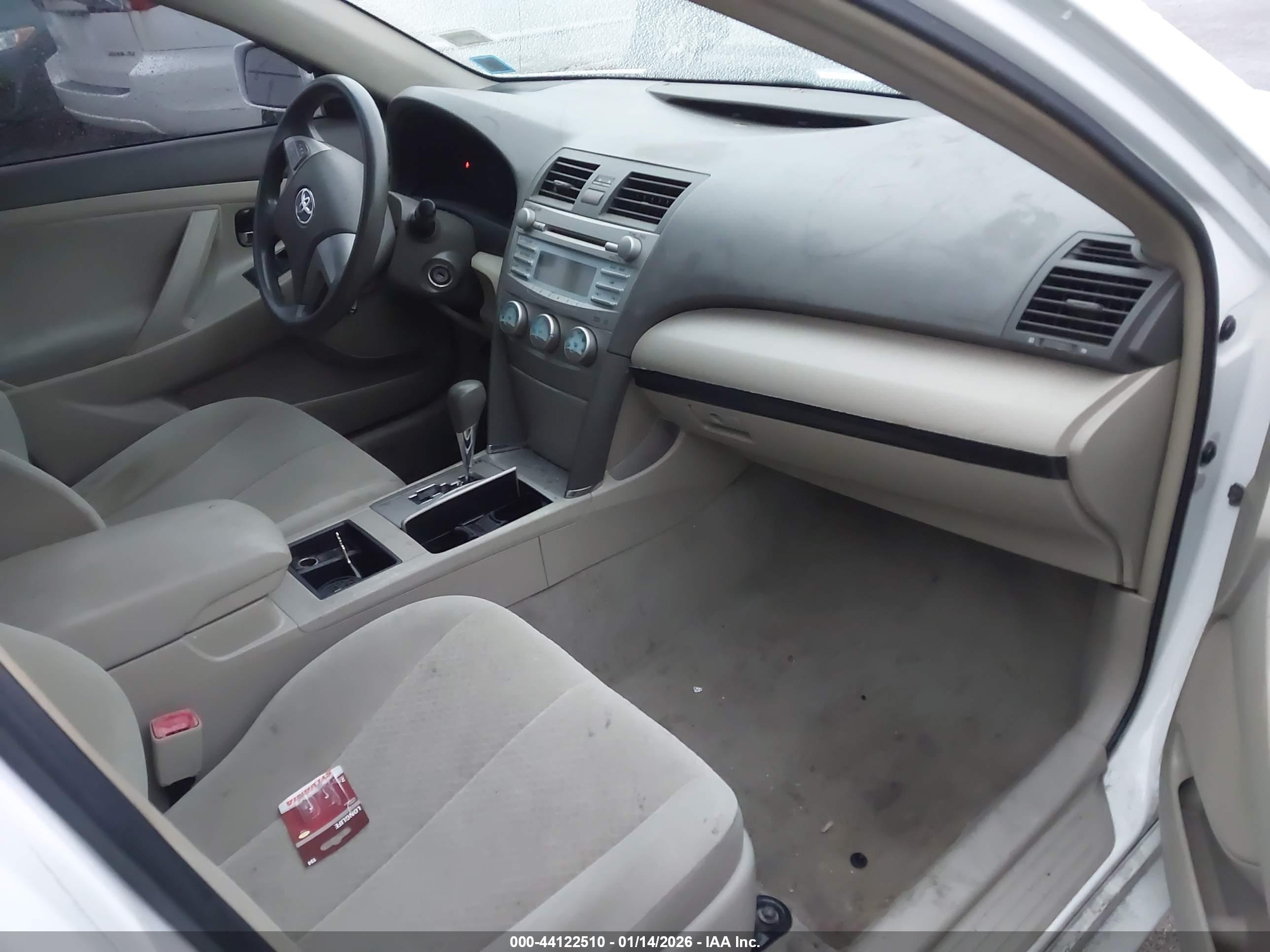 TOYOTA CAMRY image 5